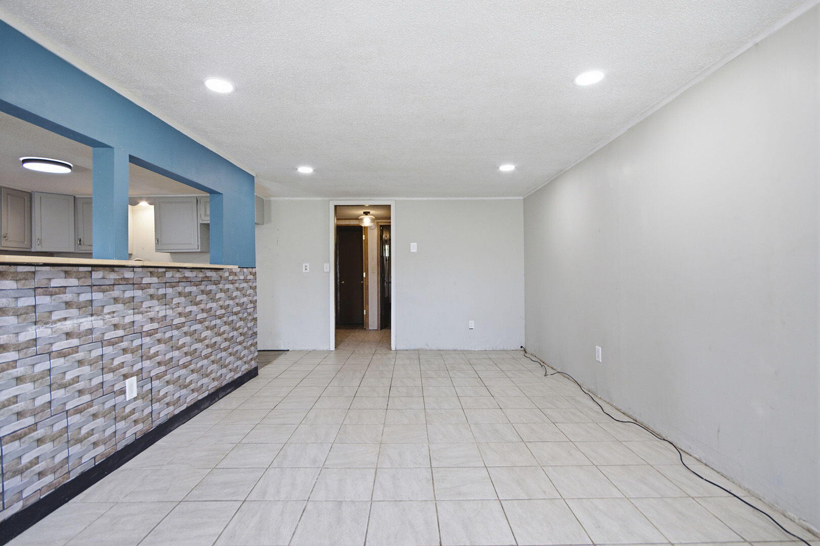 308 N Ruby St Property Photo 4