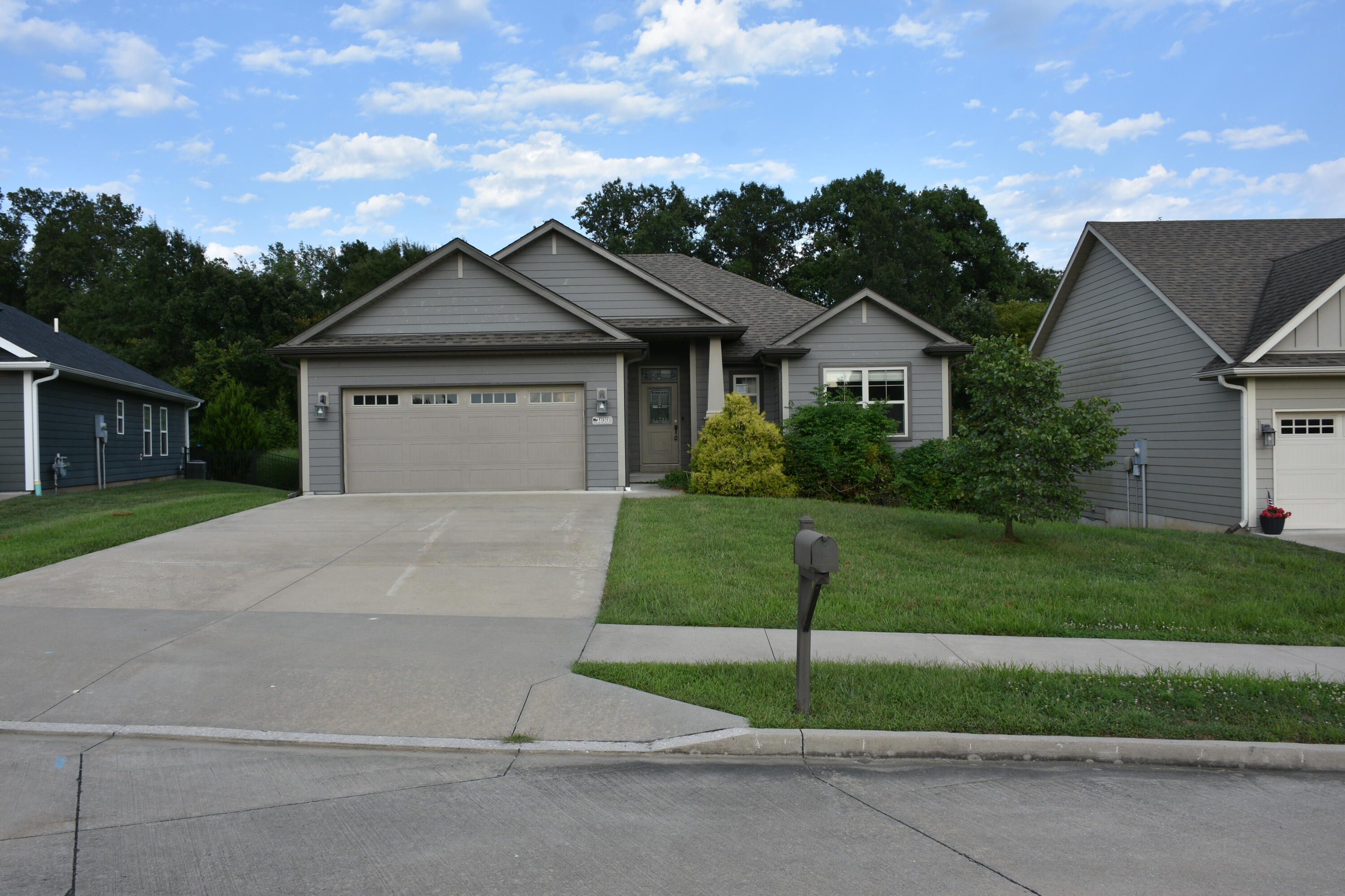 7400 PEMBERTON DR