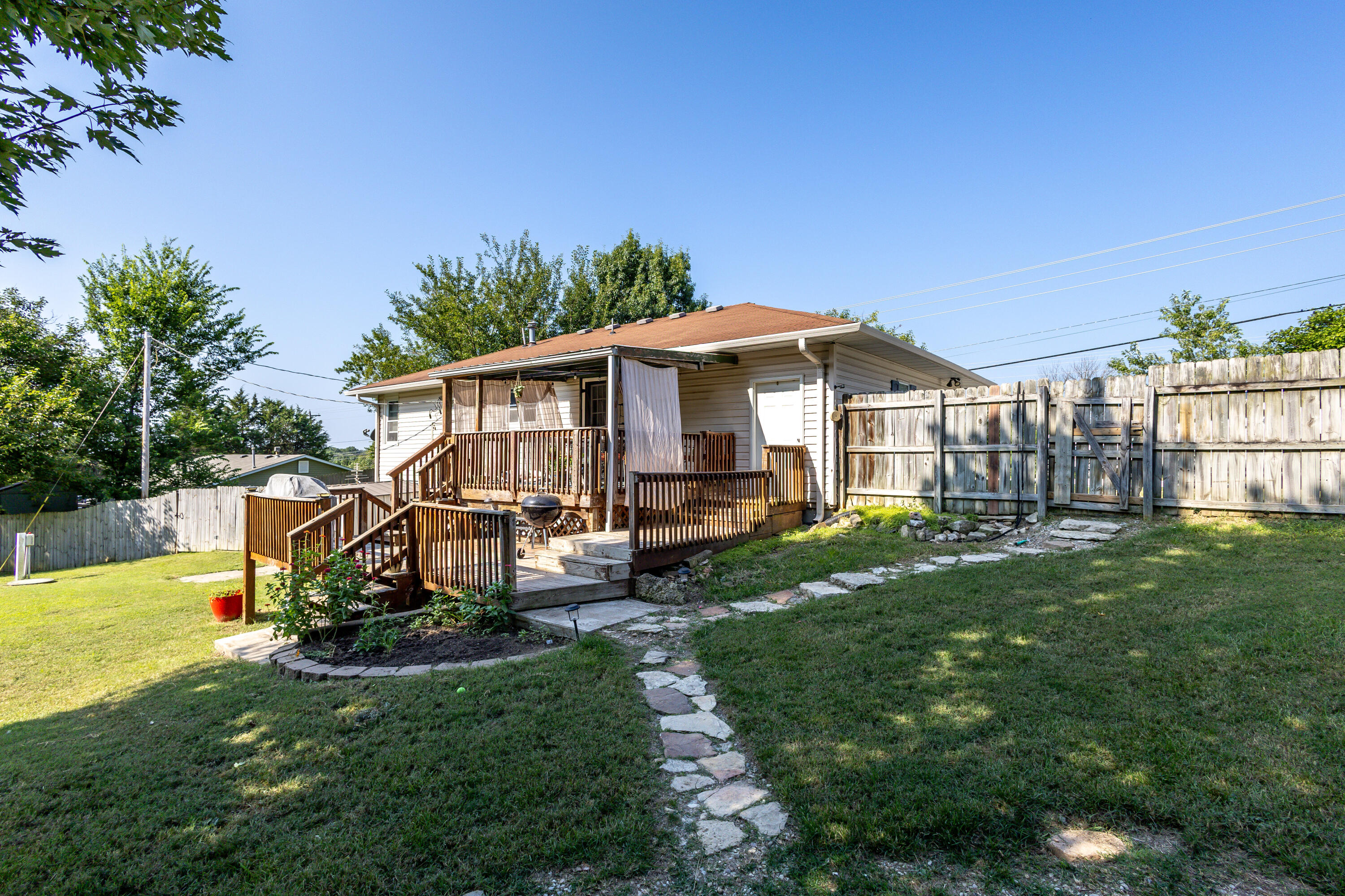 8640 N Highway Vv Property Photo 3