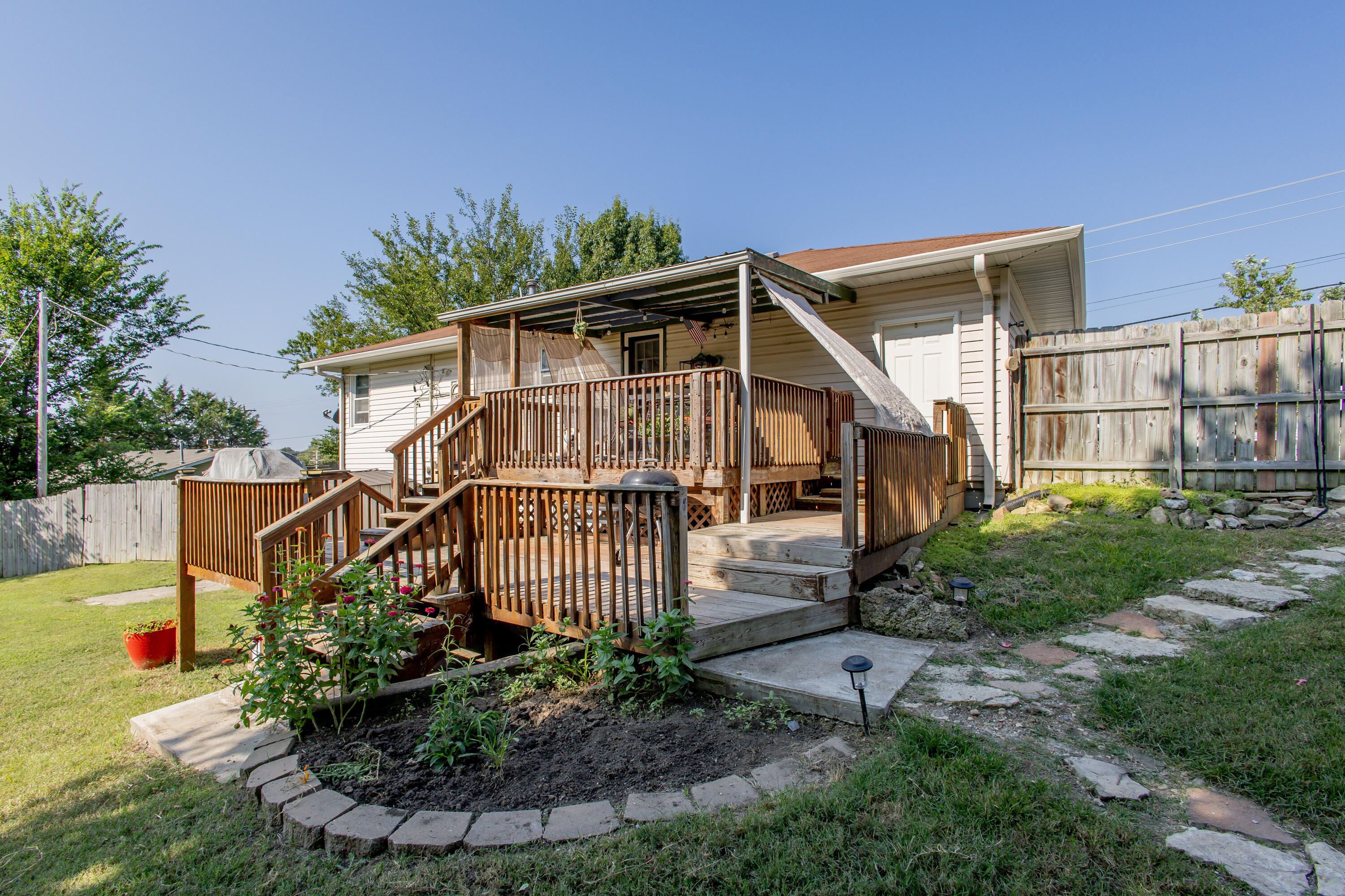 8640 N Highway Vv Property Photo 4
