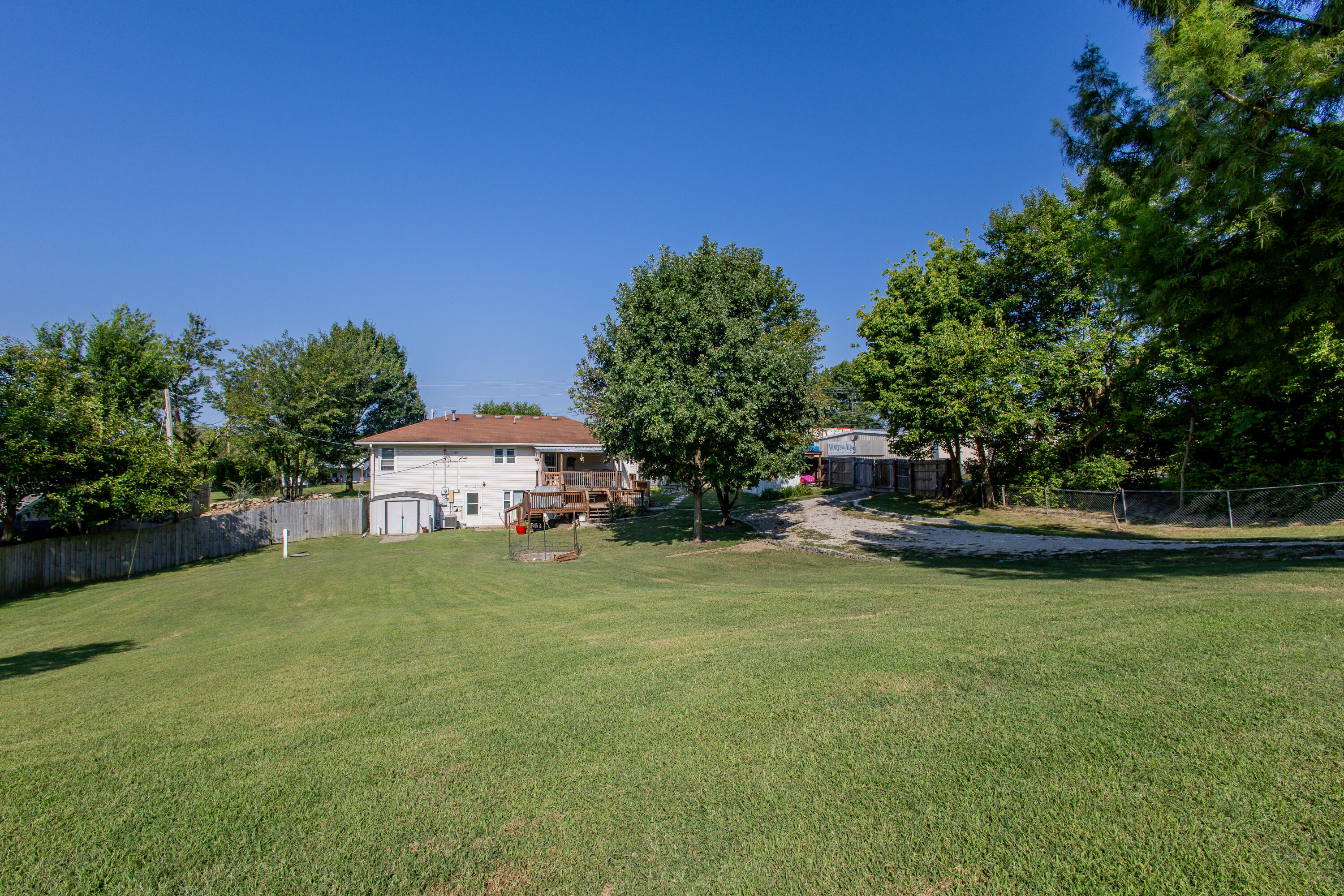 8640 N Highway Vv Property Photo 5