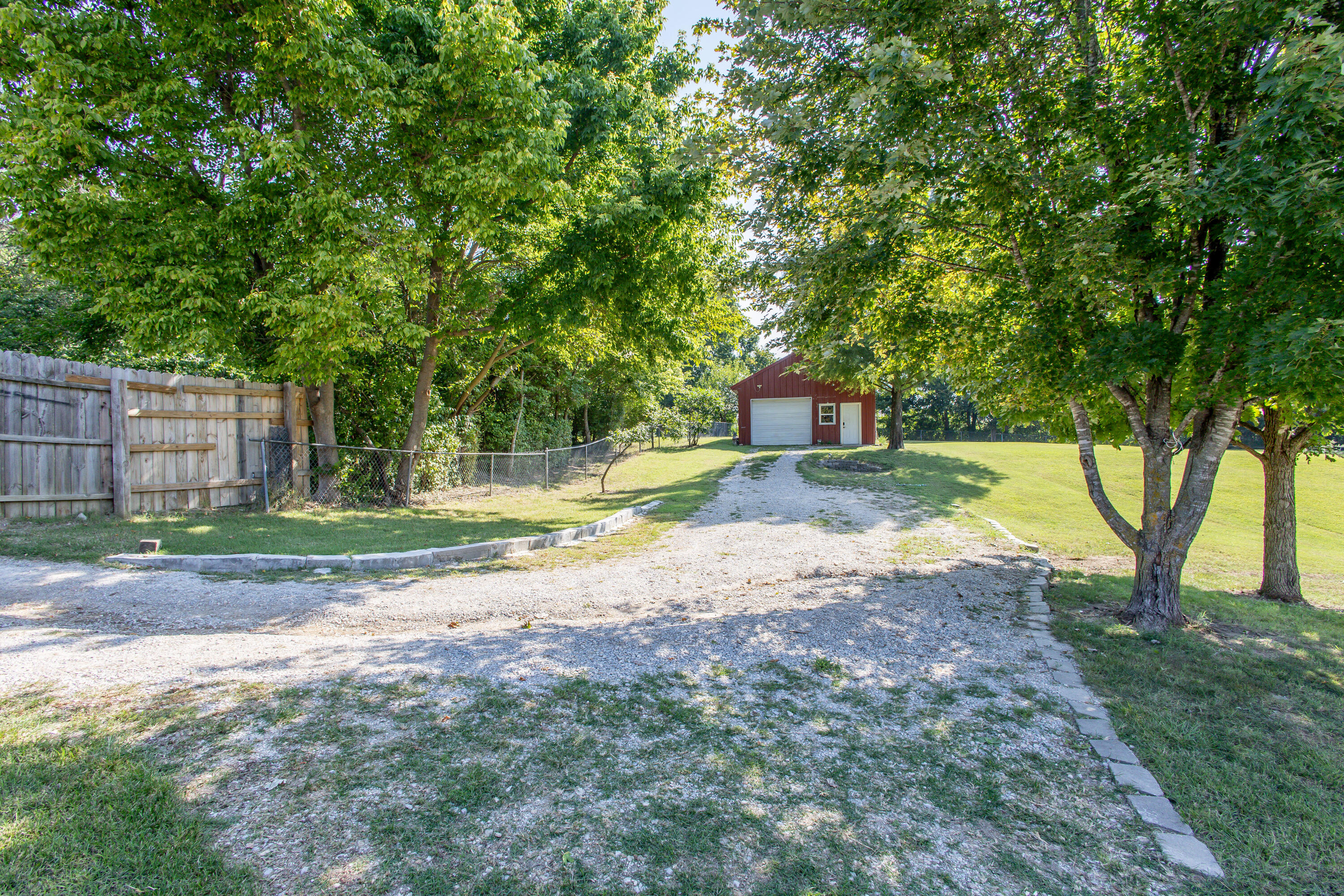 8640 N Highway Vv Property Photo 7