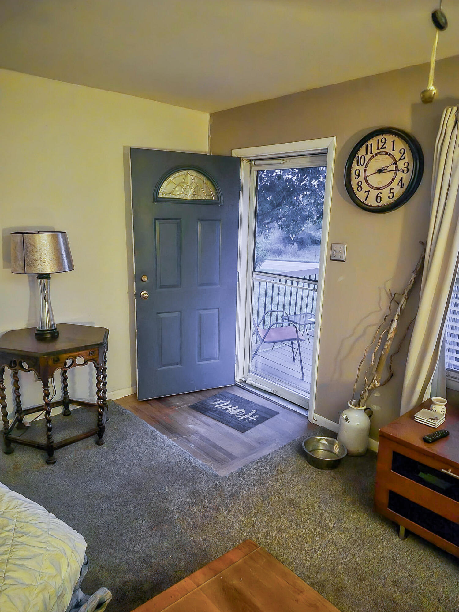 8640 N Highway Vv Property Photo 17