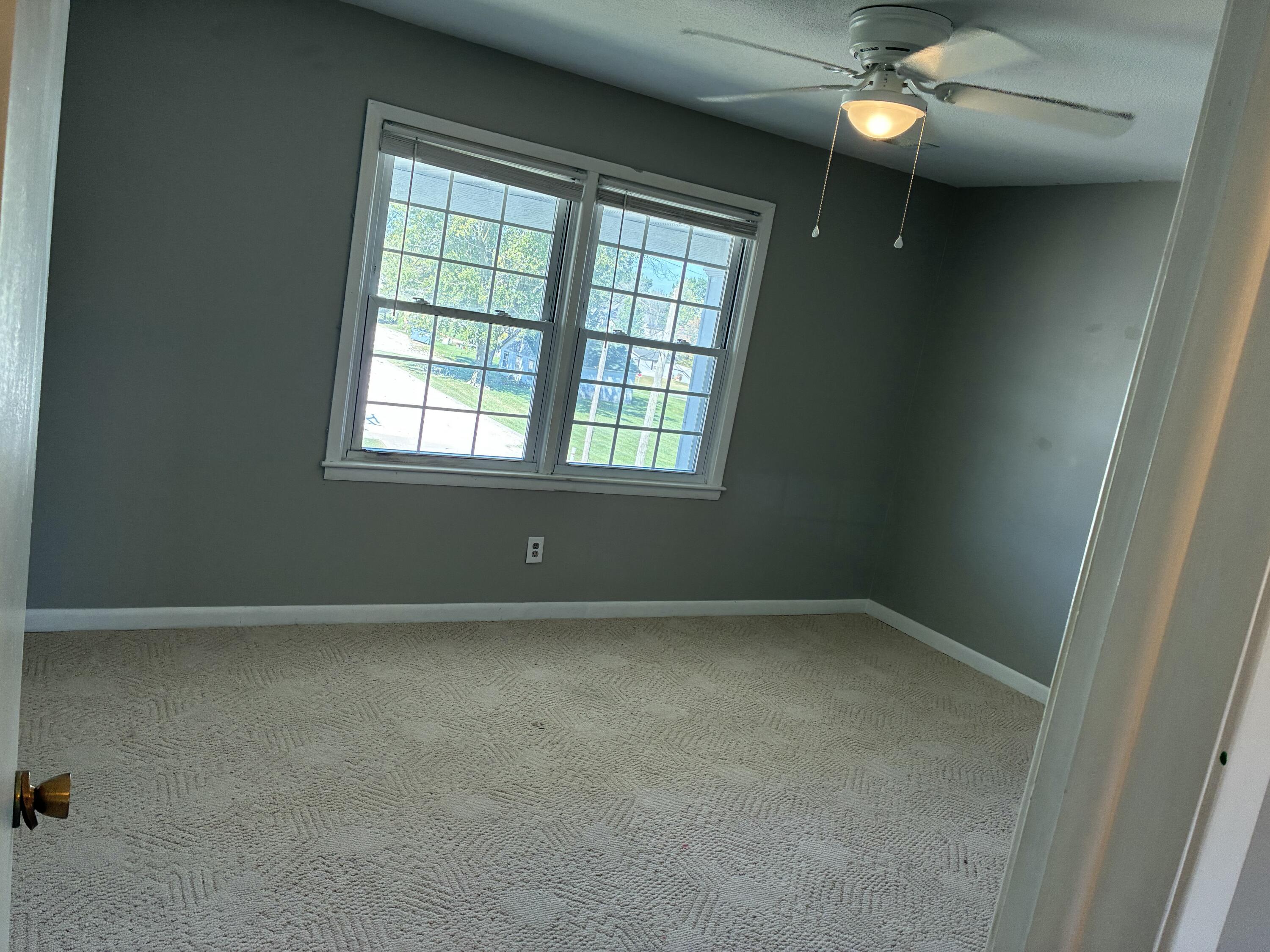 106 E Library St Property Photo 35