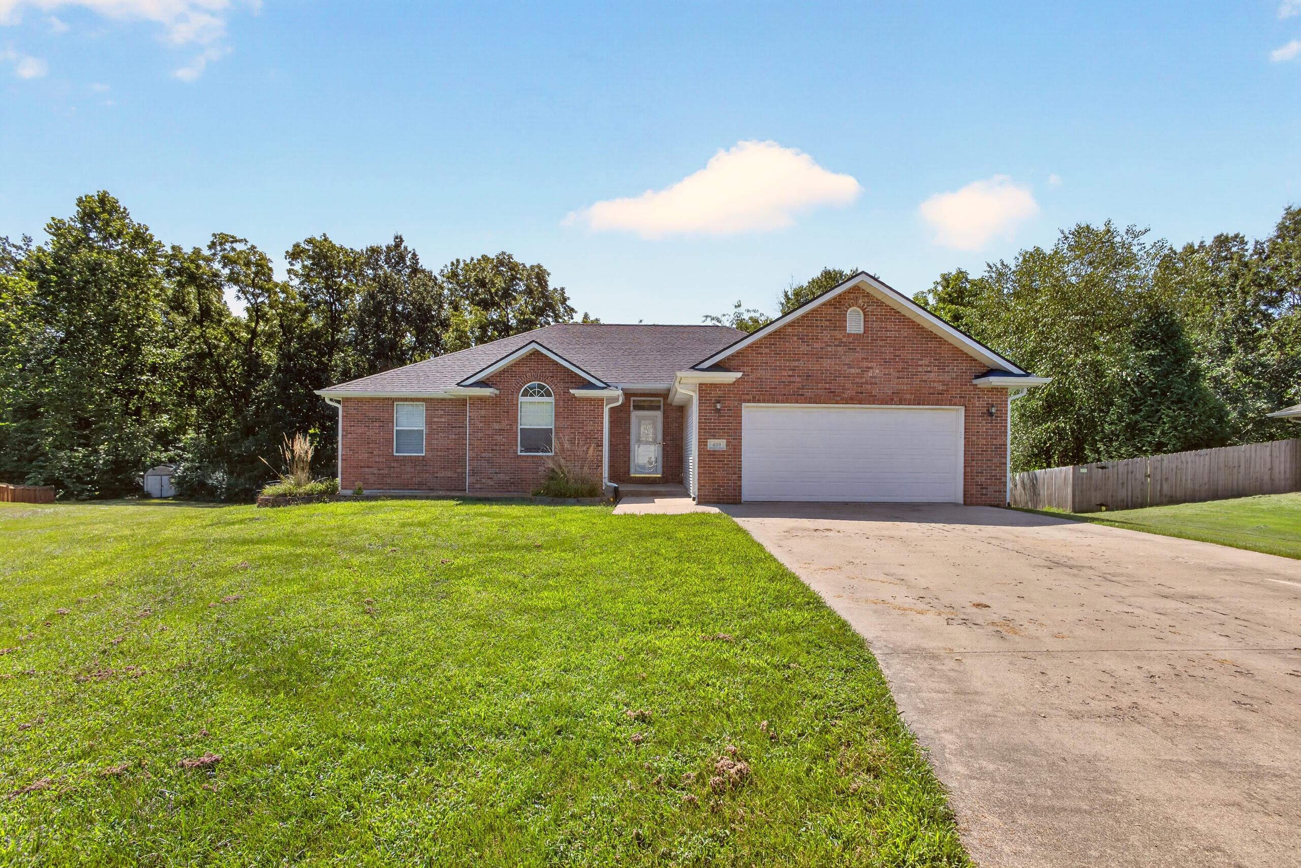 400 Renee Dr Property Photo 1