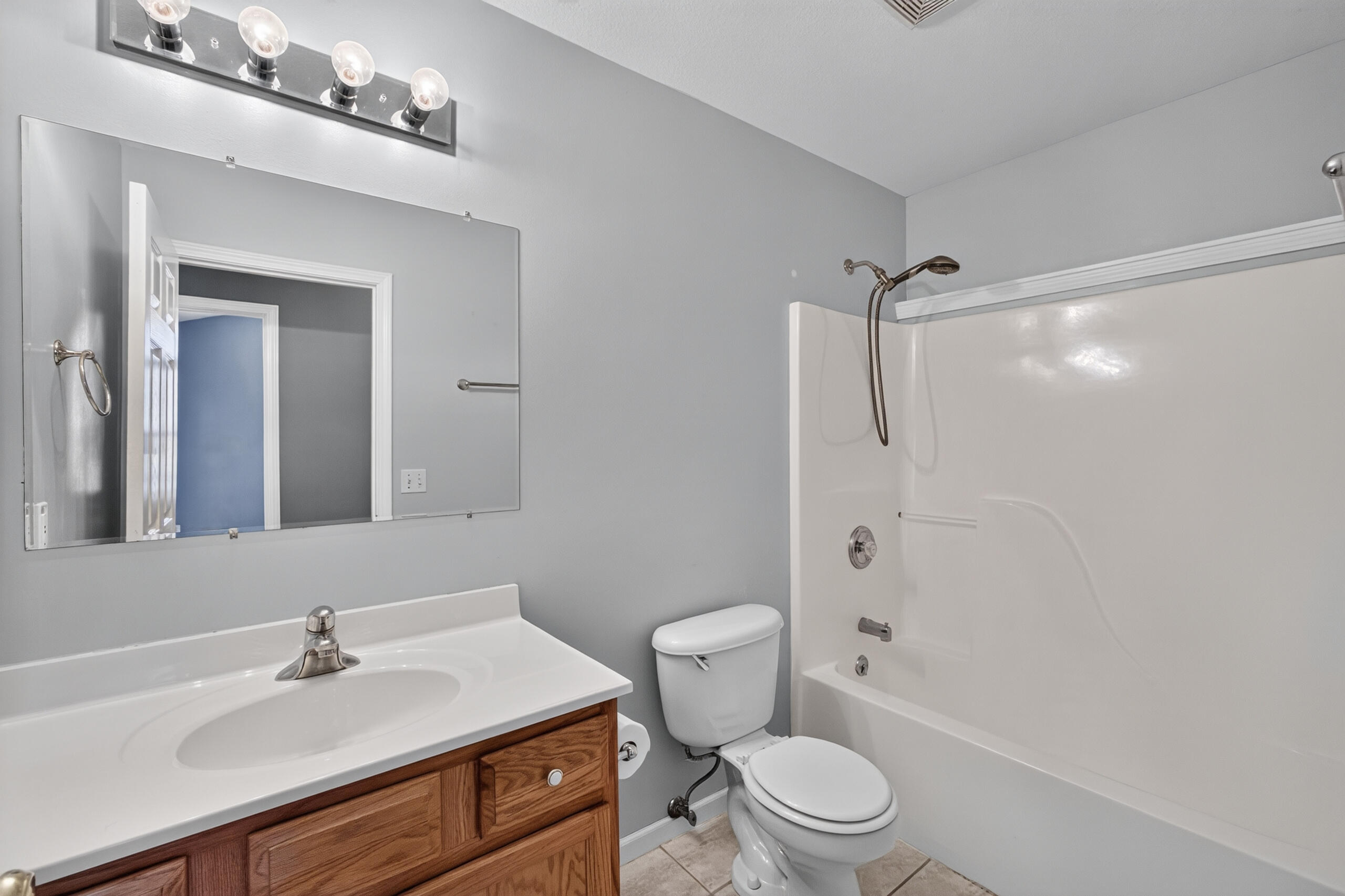 400 Renee Dr Property Photo 28