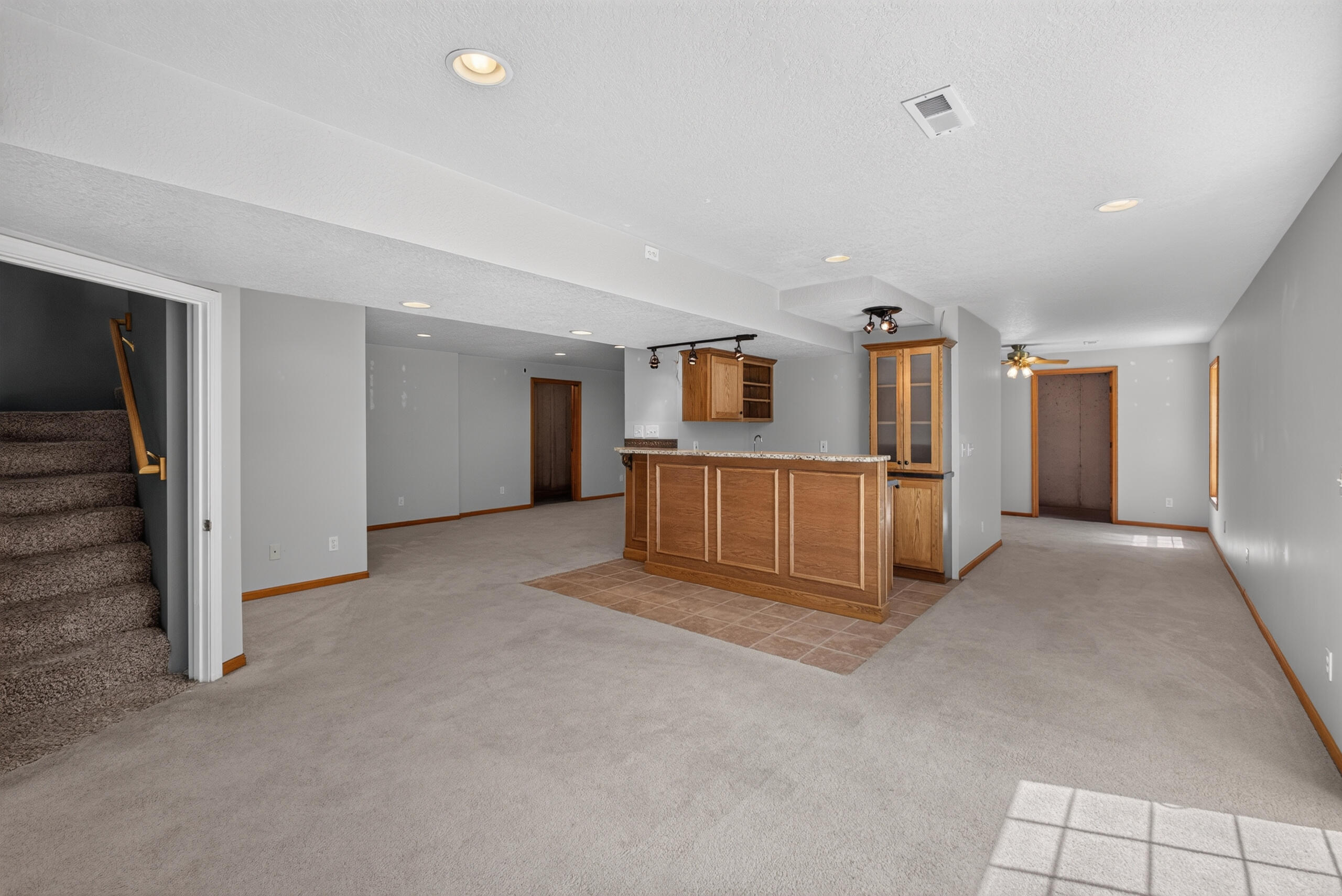 400 Renee Dr Property Photo 32