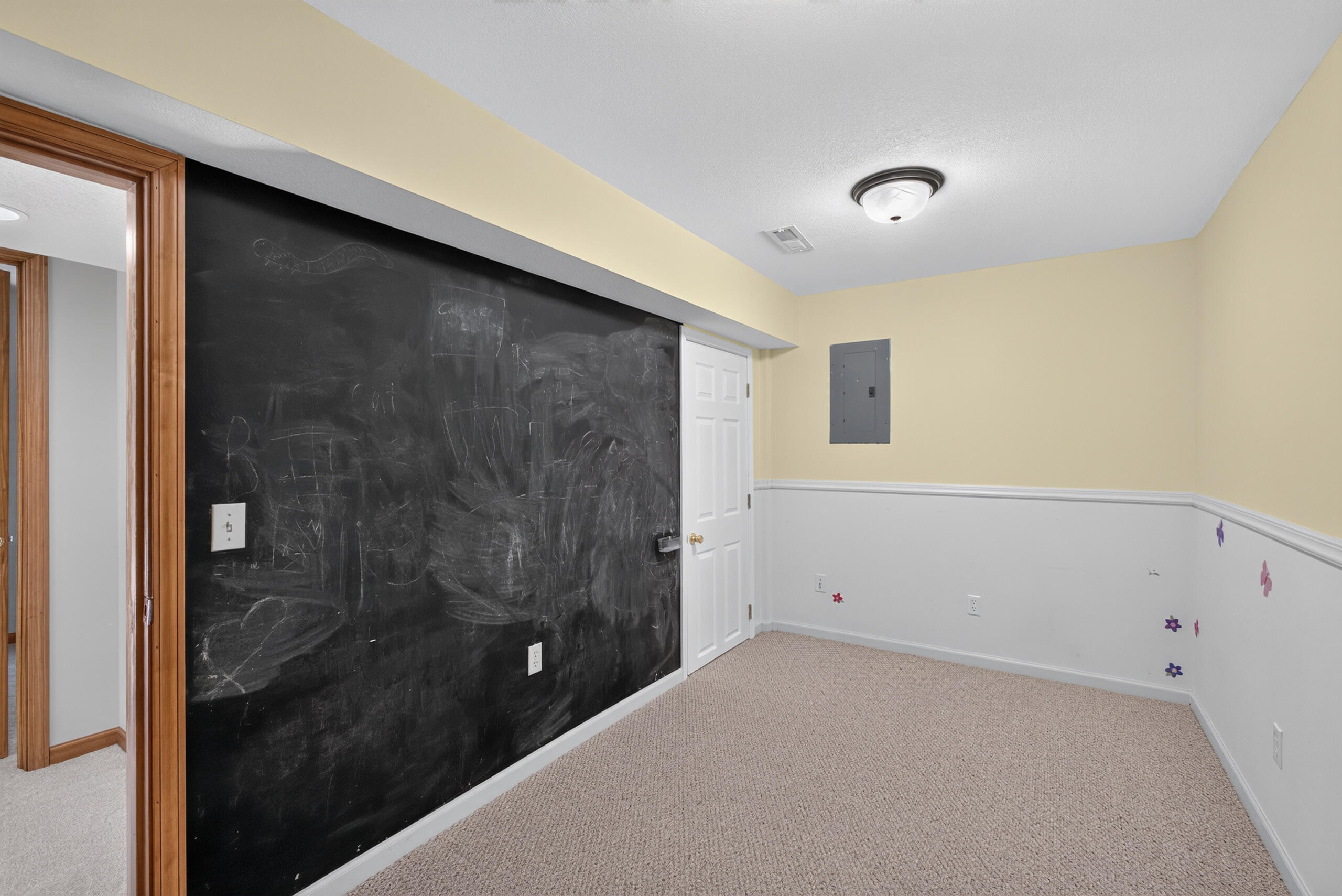 400 Renee Dr Property Photo 48