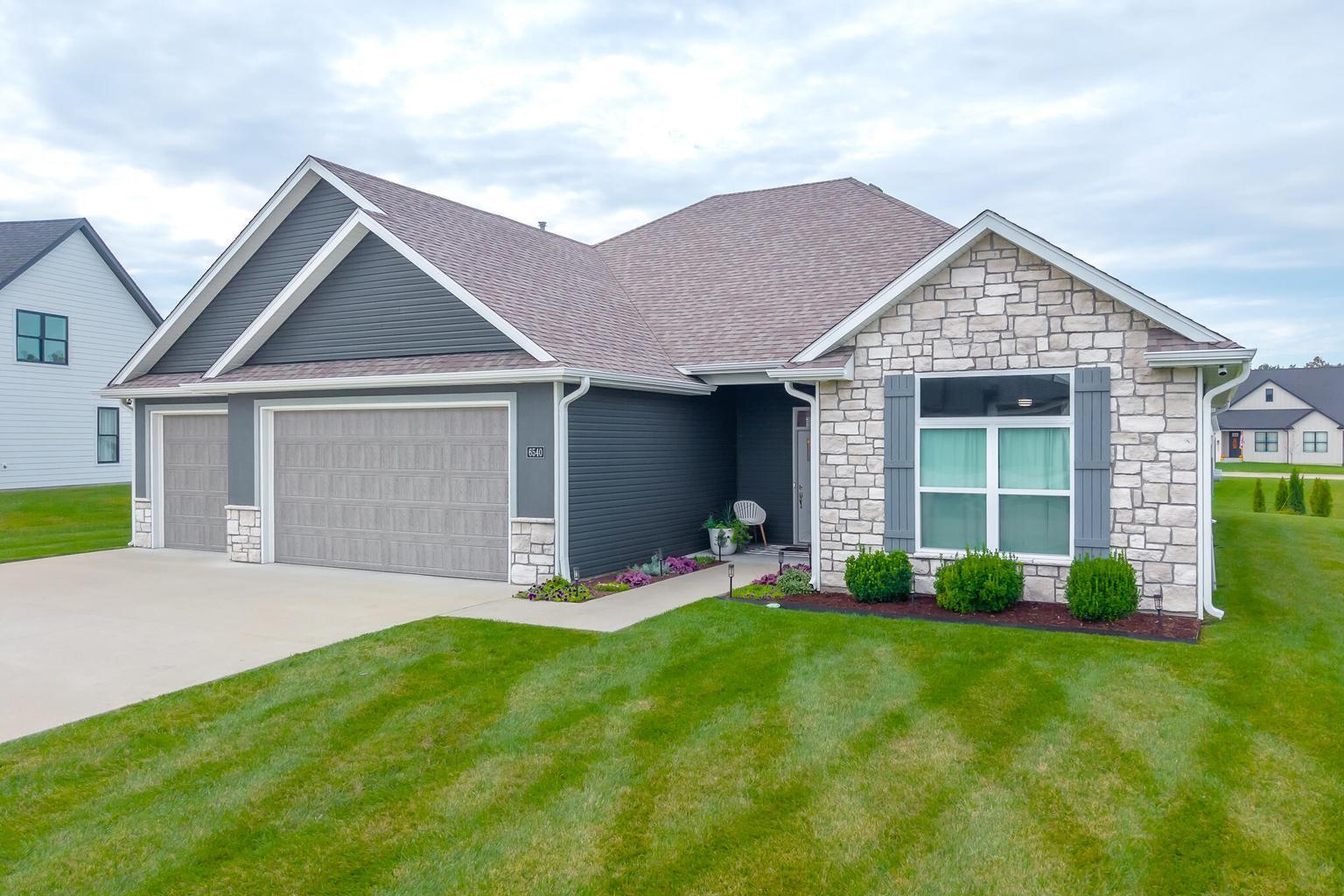 6540 Gateway Arch Way Property Photo 1