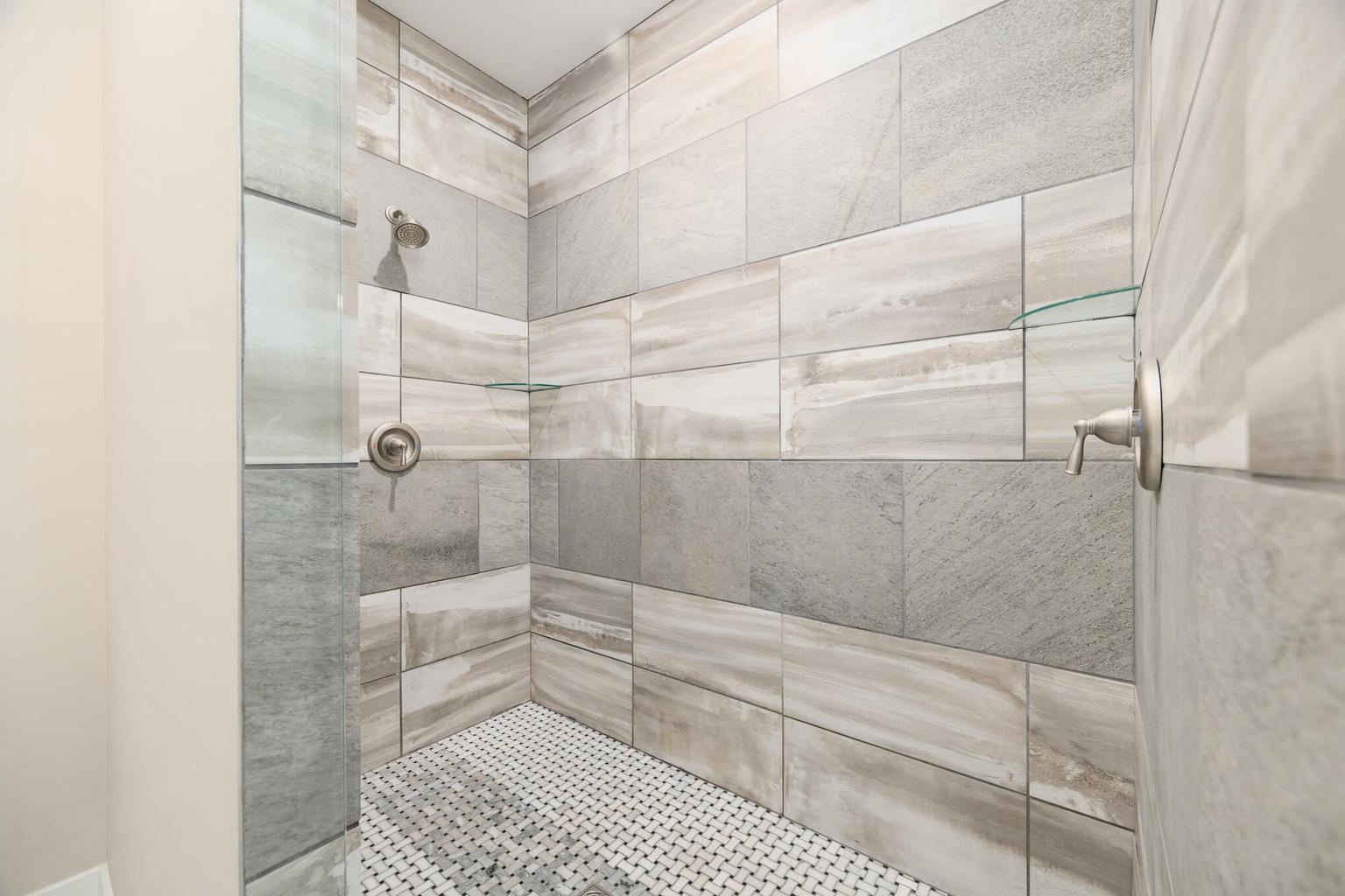 6540 Gateway Arch Way Property Photo 13