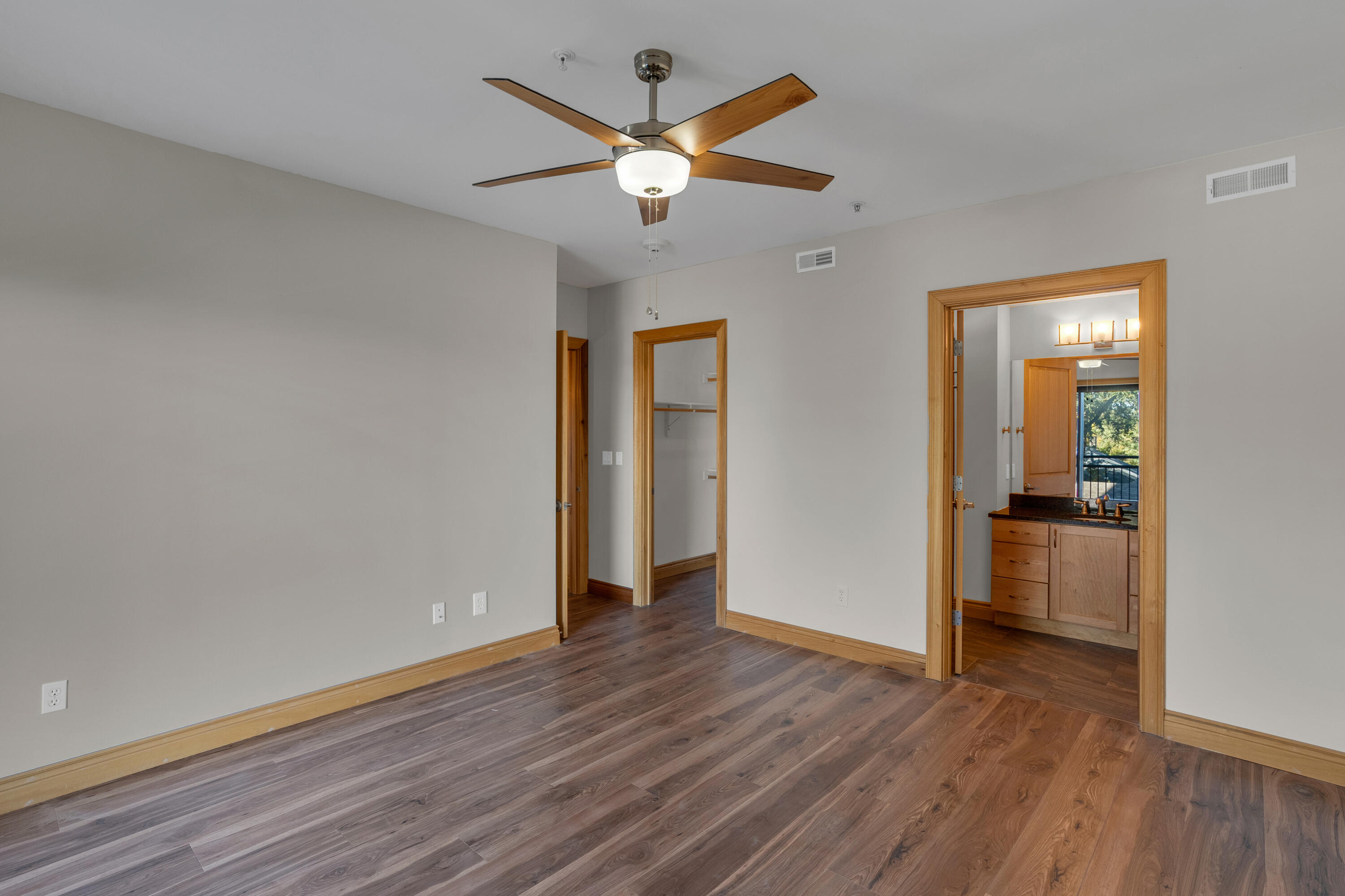 1200 E Walnut St 201 Property Photo 11