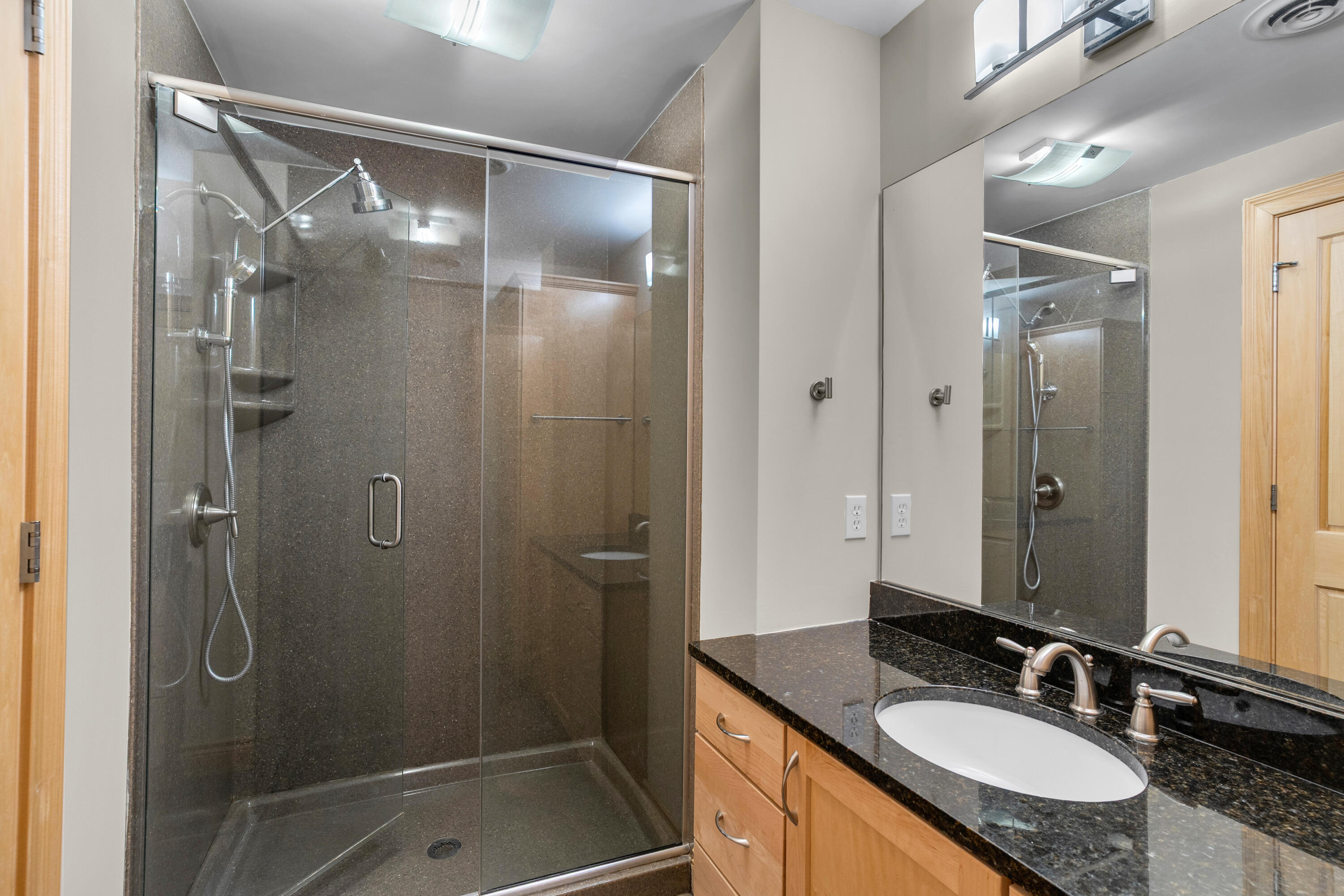 1200 E Walnut St 201 Property Photo 13
