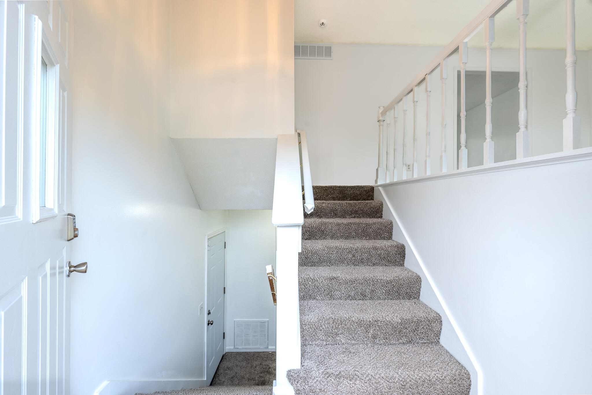 1812 E Riviera Dr Property Photo 3