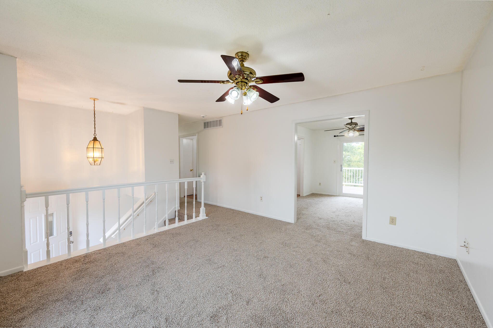 1812 E Riviera Dr Property Photo 4