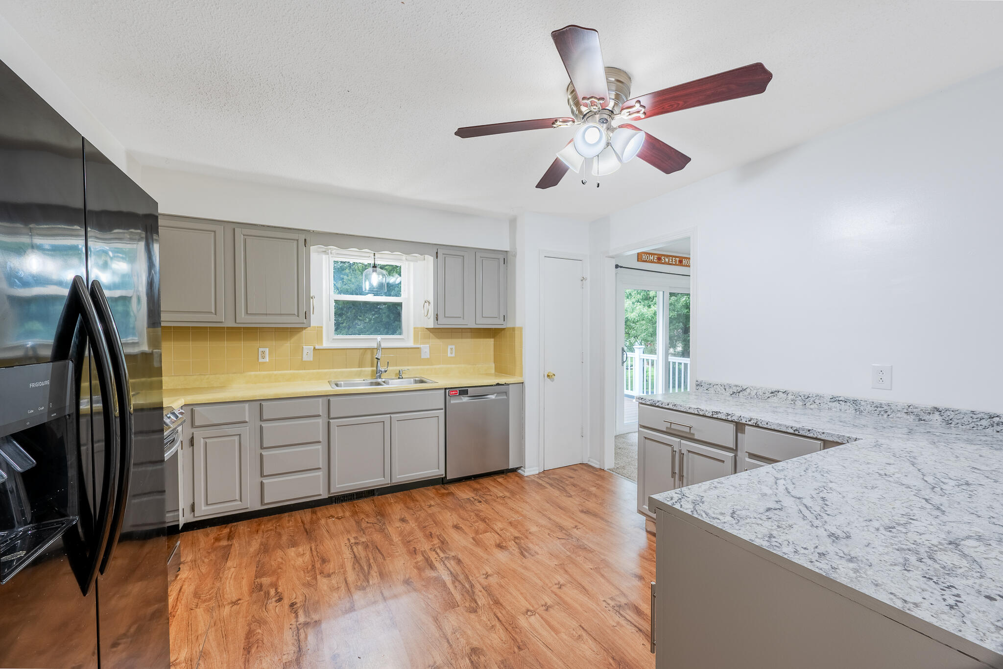 1812 E Riviera Dr Property Photo 10