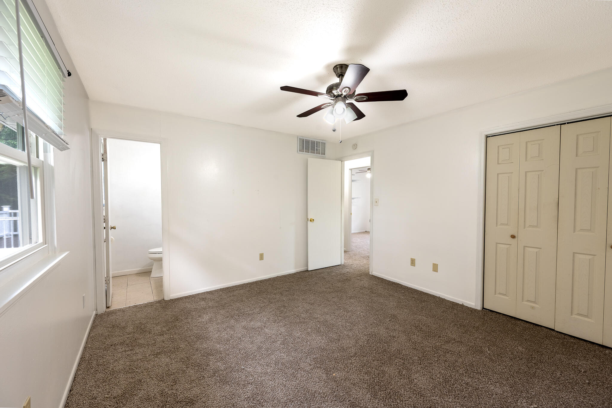 1812 E Riviera Dr Property Photo 12