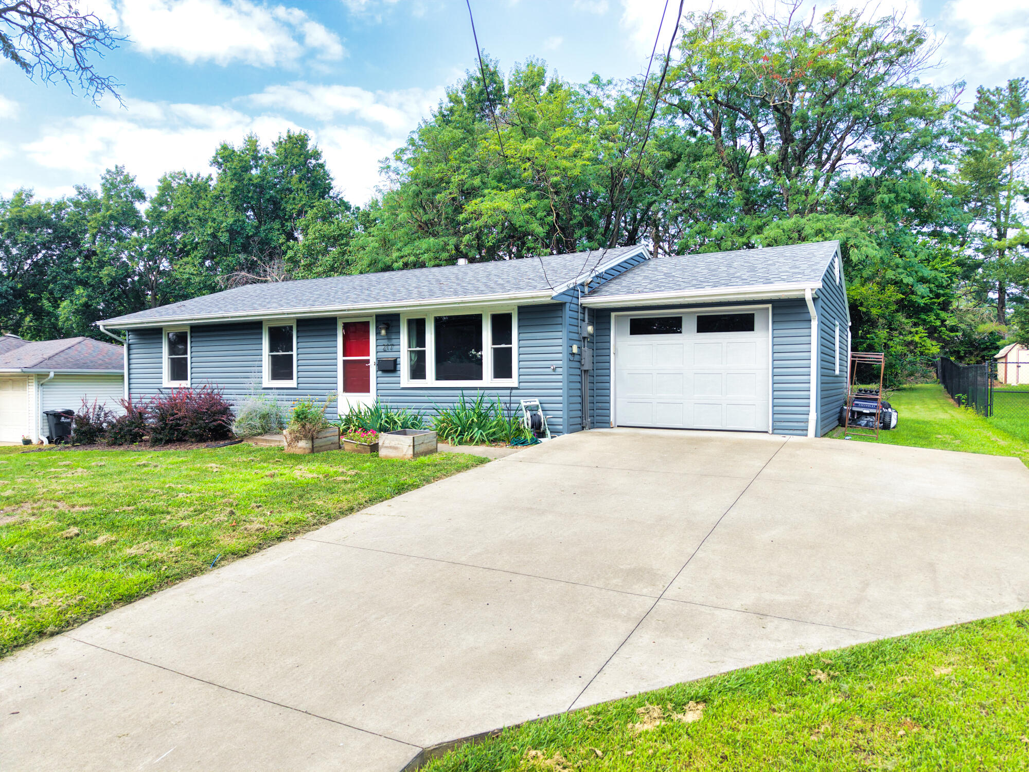 217 BRENDA LN