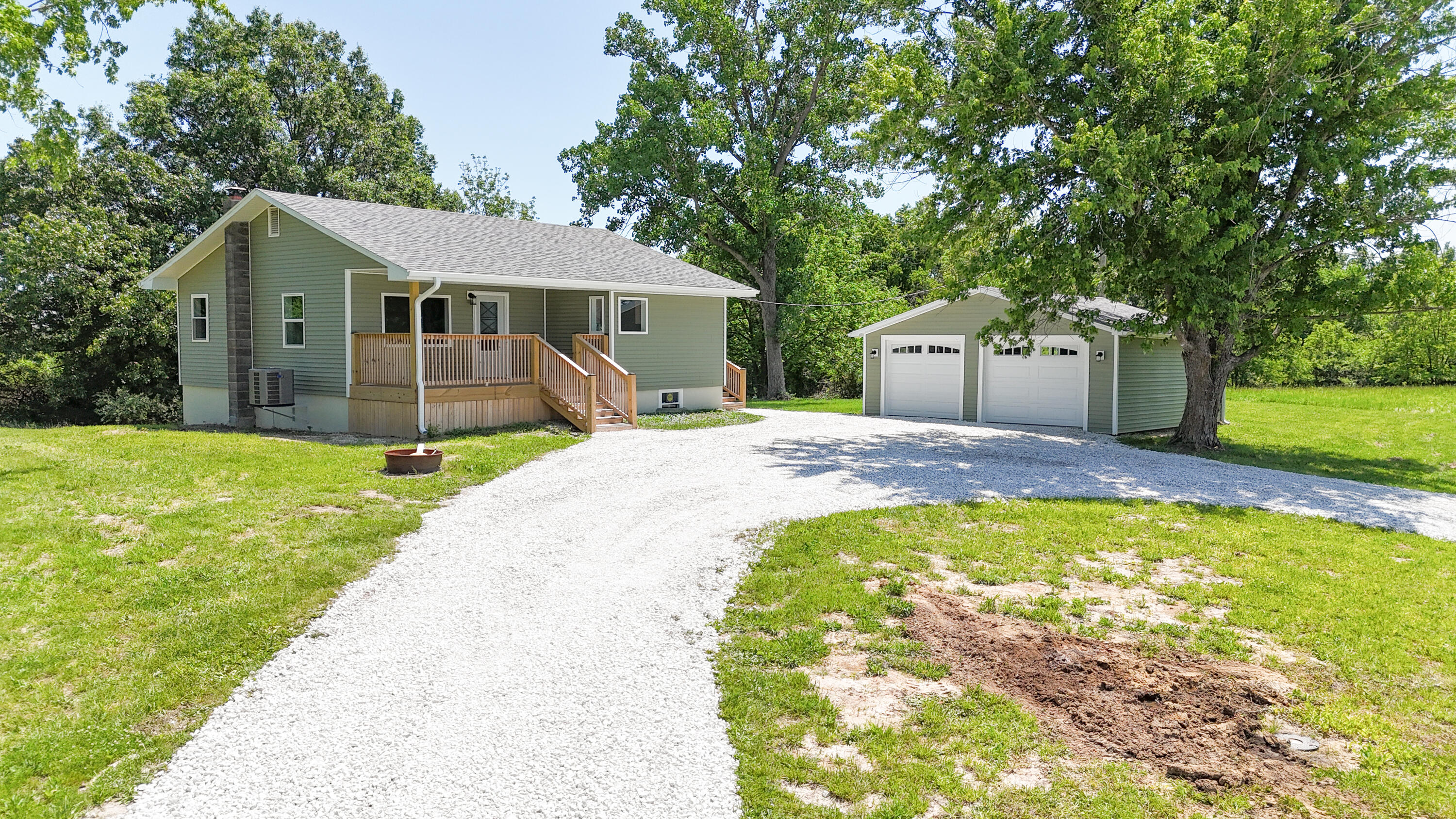 21902 Guthridge Ave Property Photo 3
