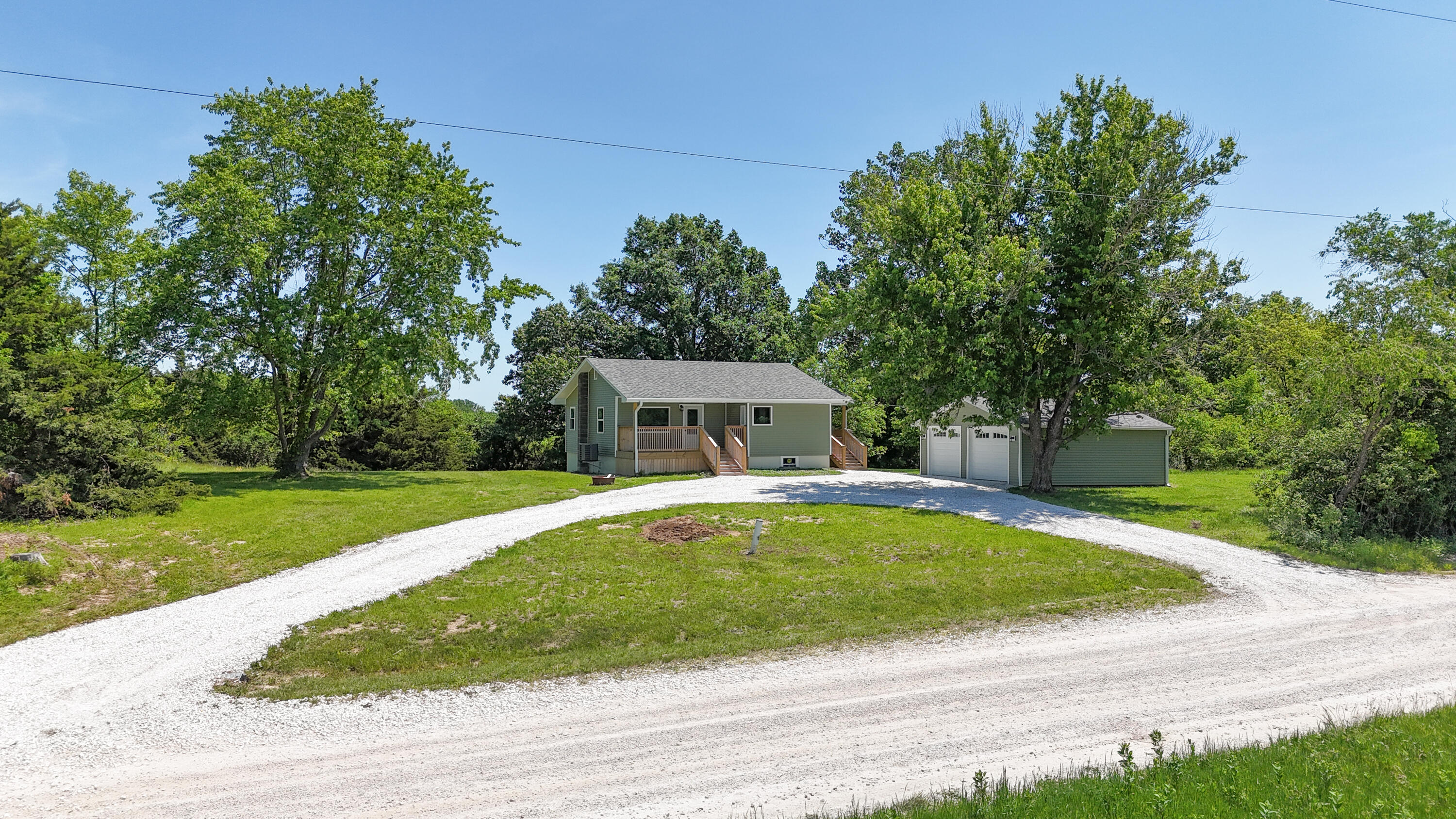 21902 Guthridge Ave Property Photo 4