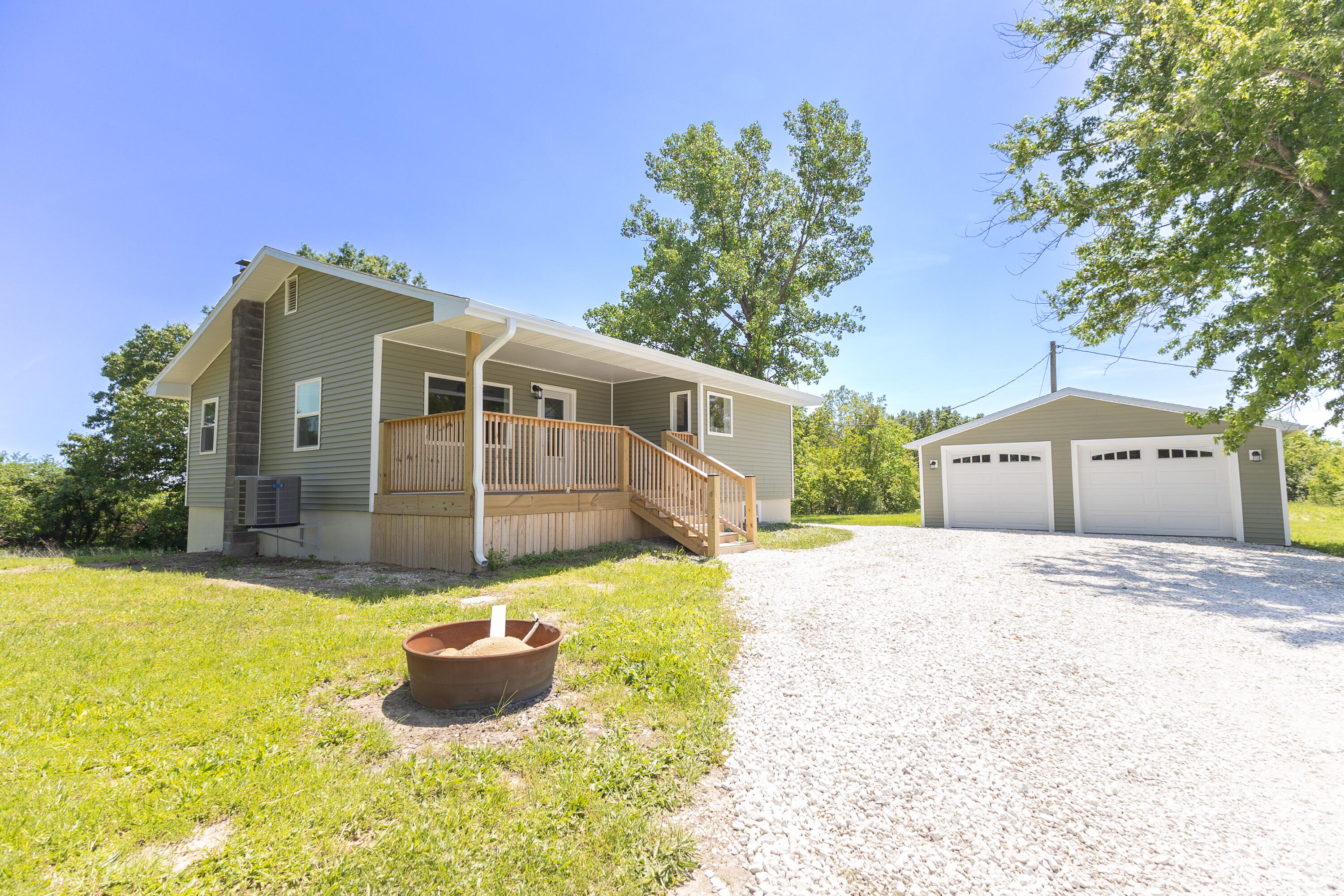 21902 Guthridge Ave Property Photo 5
