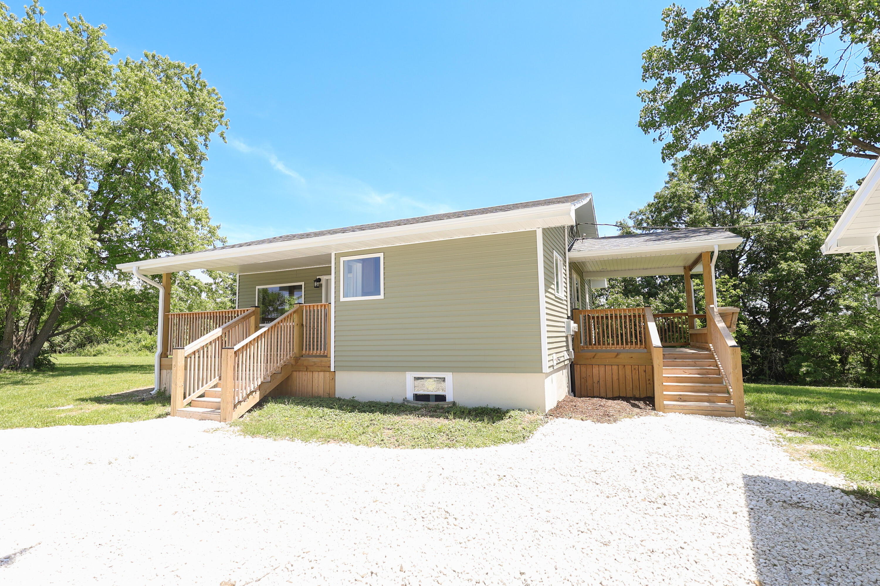 21902 Guthridge Ave Property Photo 8