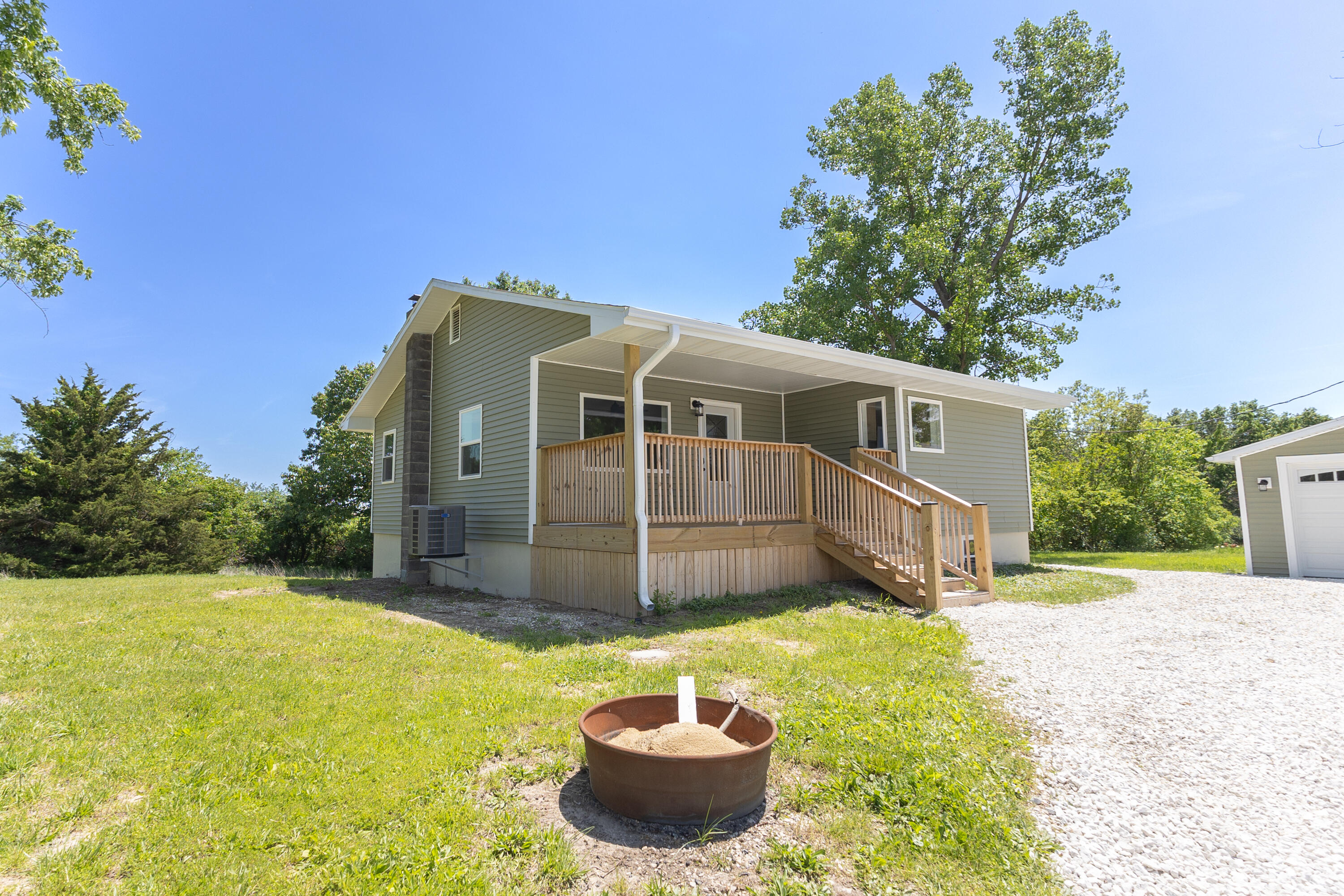 21902 Guthridge Ave Property Photo 11