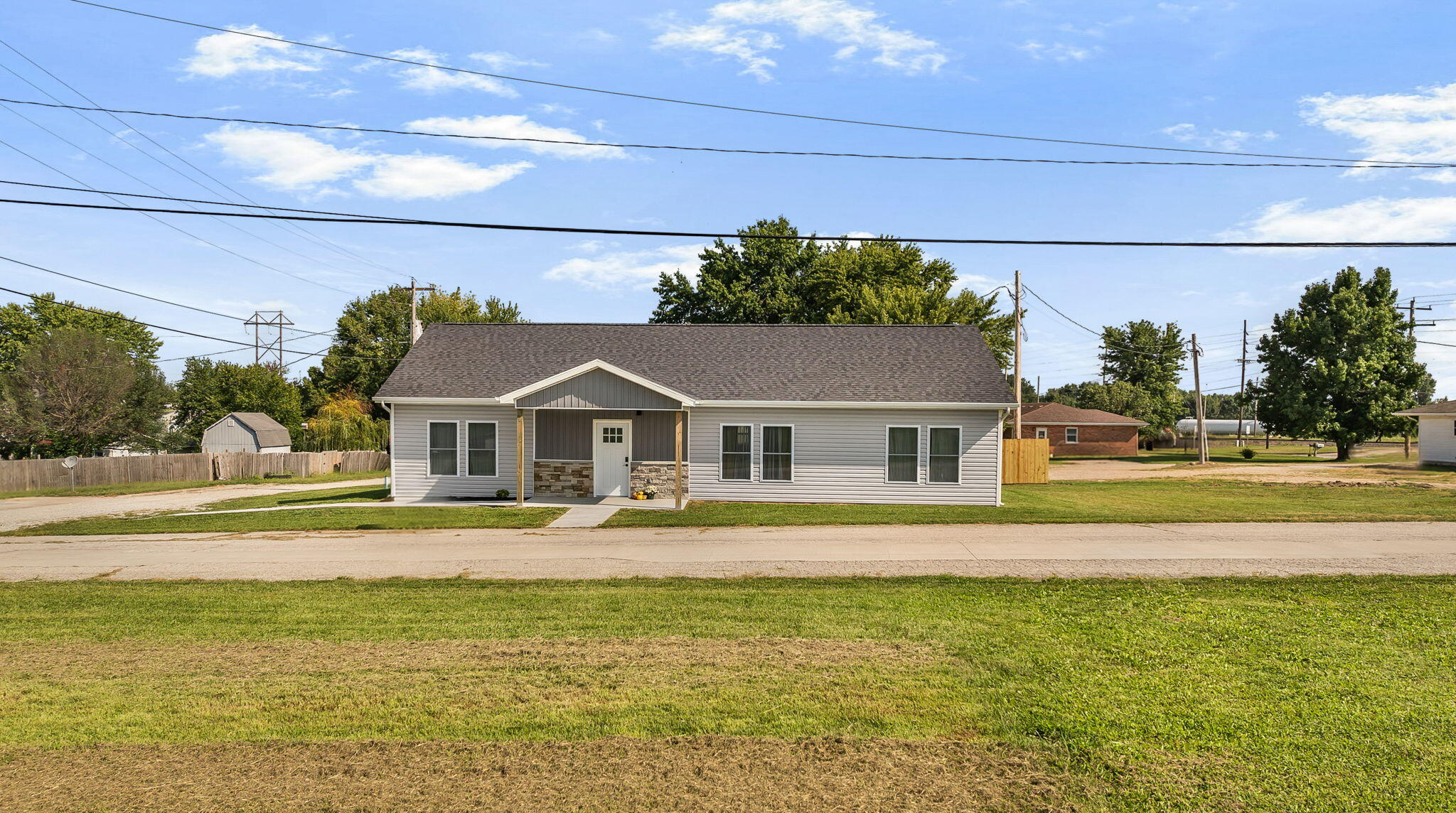 1202 Hillcrest Rd Property Photo 1