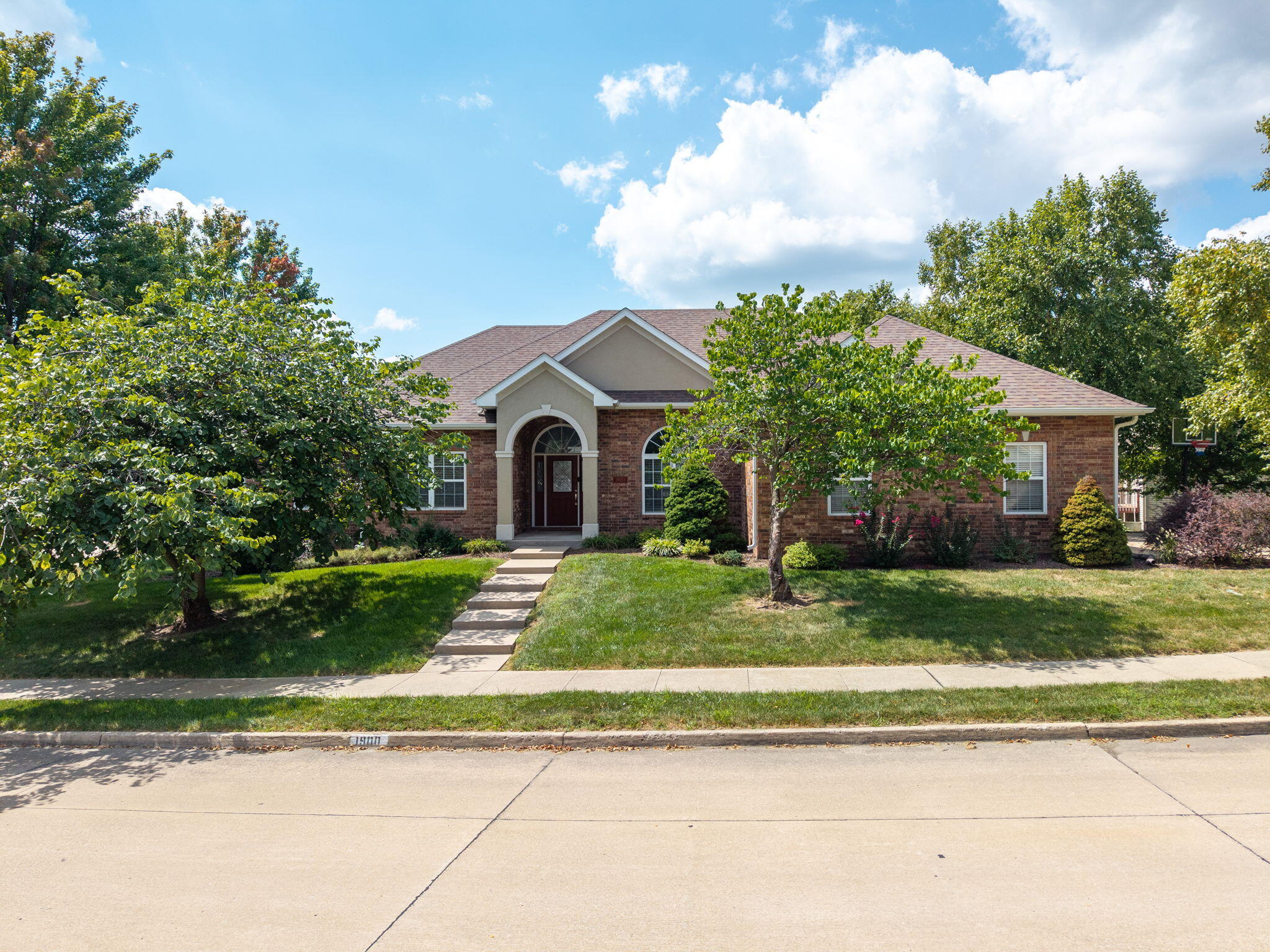 1900 Muirfield Dr Property Photo 1
