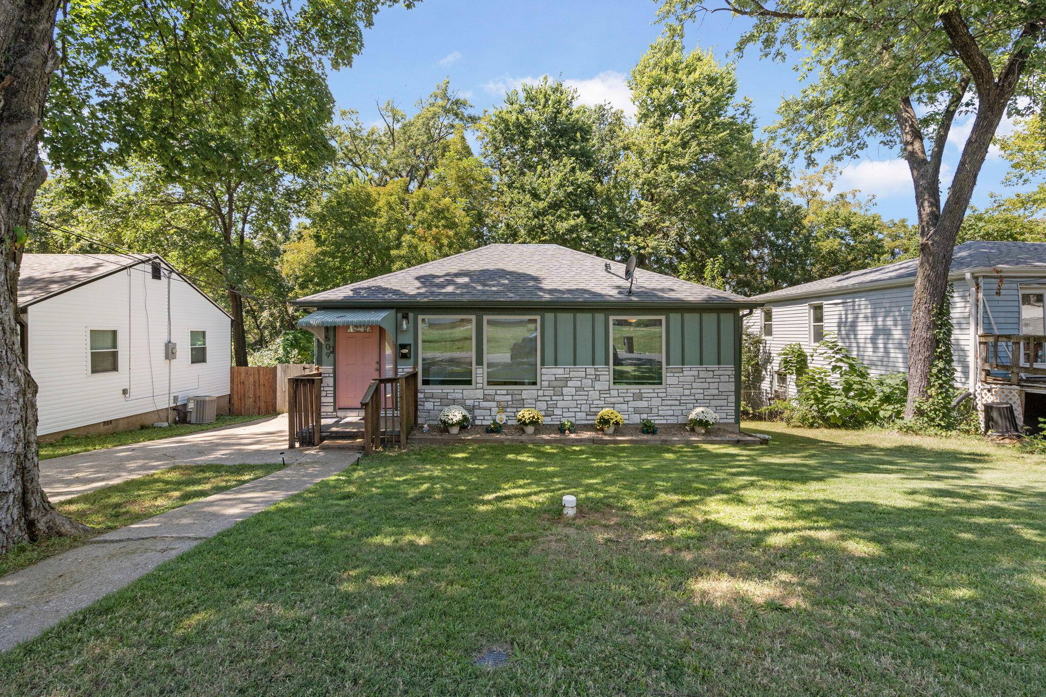 1509 Stone St Property Photo 1