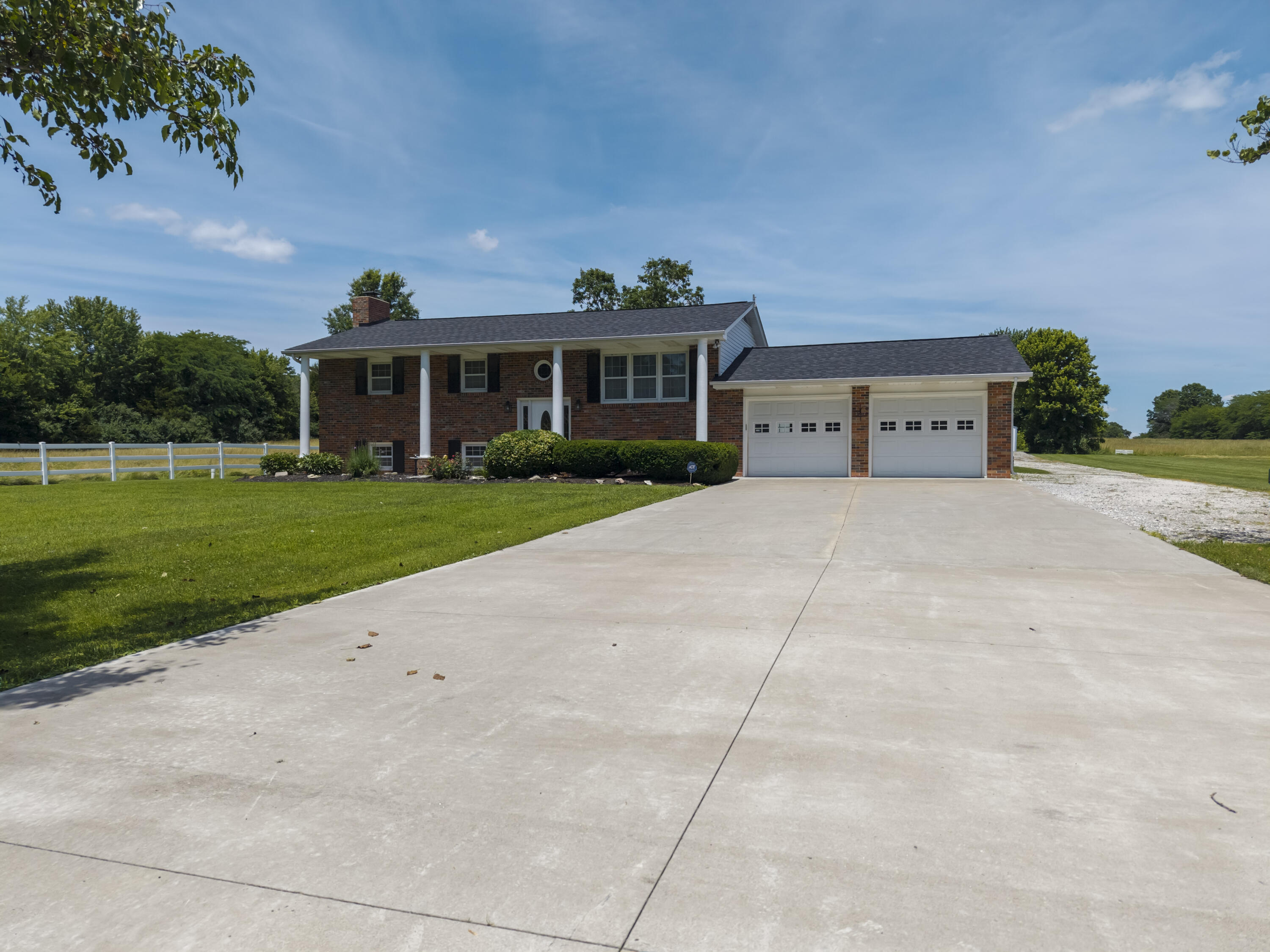 6651 E New Haven Rd Property Photo 1