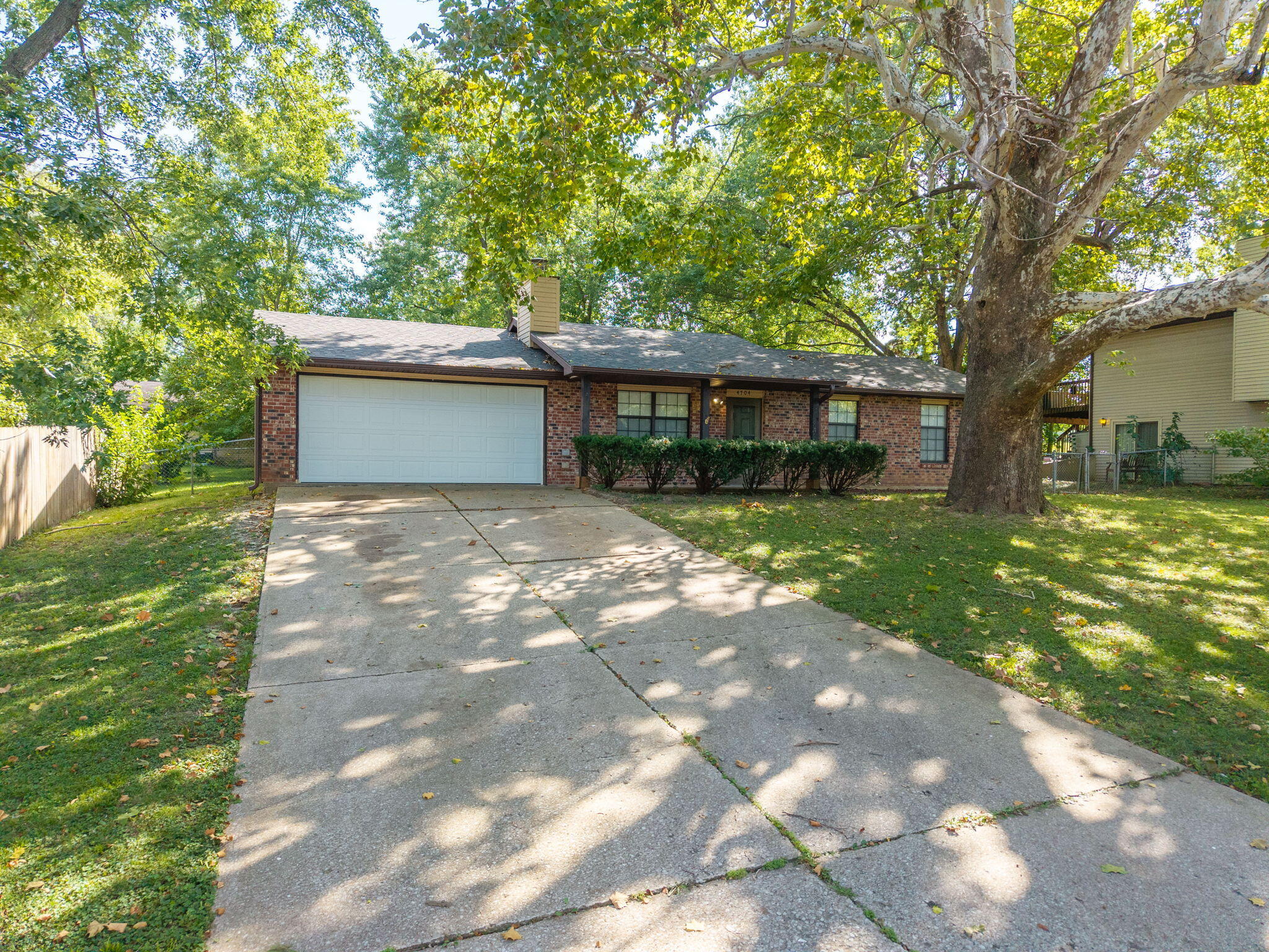 4704 Salem Dr Property Photo 1