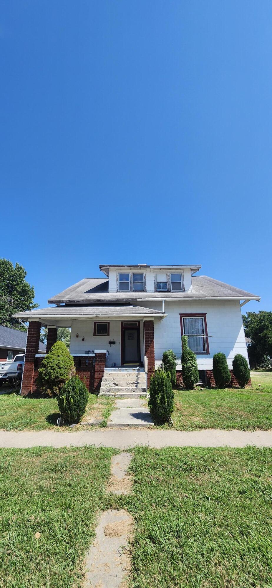 614 S Williams St Property Photo 1