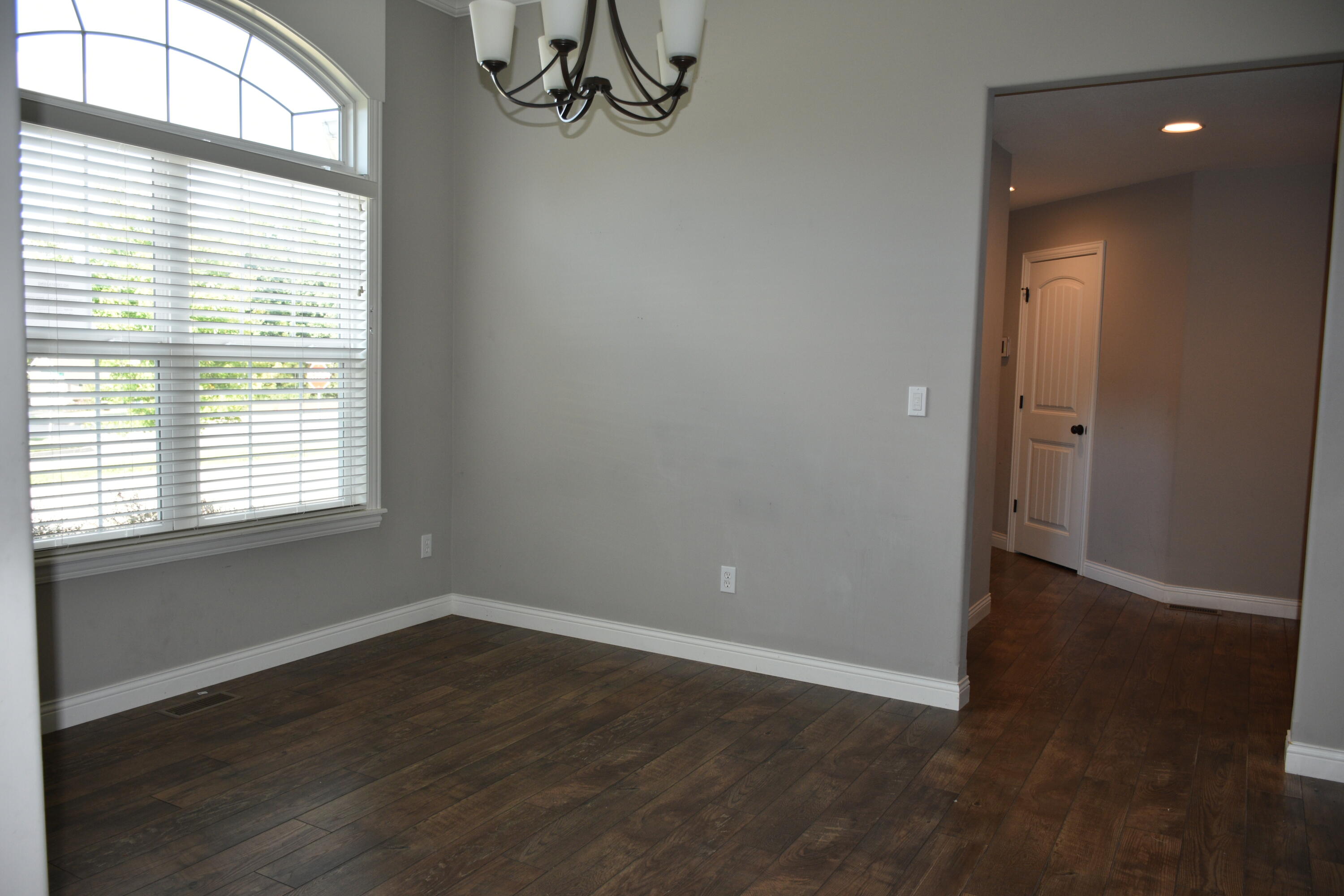 4300 Esther Lee Ct Property Photo 3