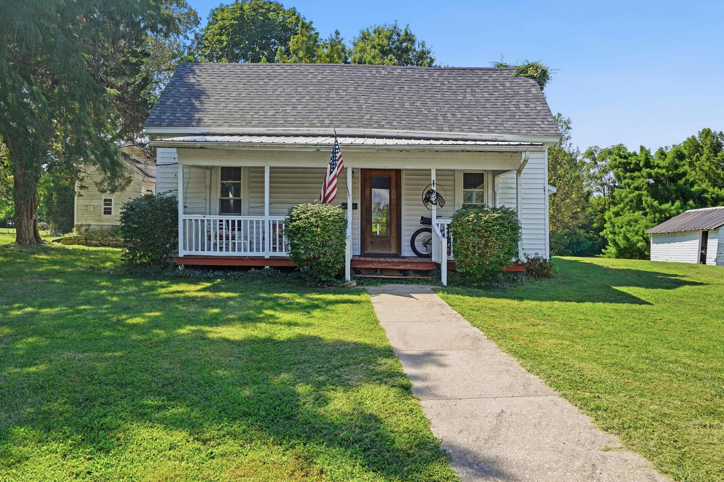 16411 Old Highway 63 Property Photo 2