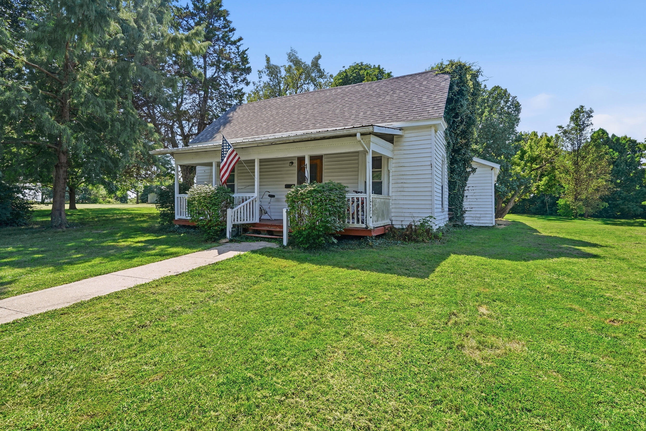 16411 Old Highway 63 Property Photo 3