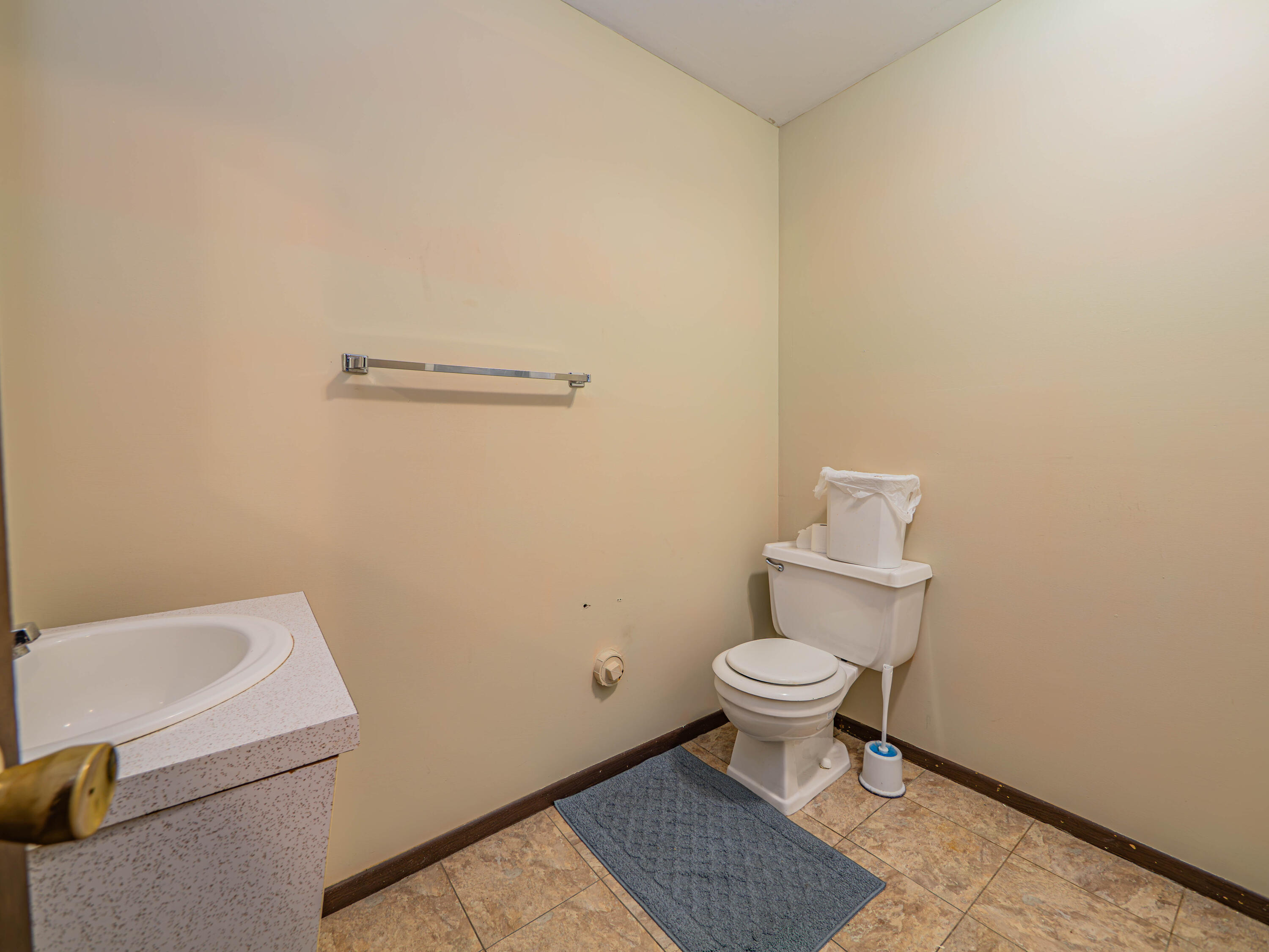 101 Lakeview Dr Property Photo 10