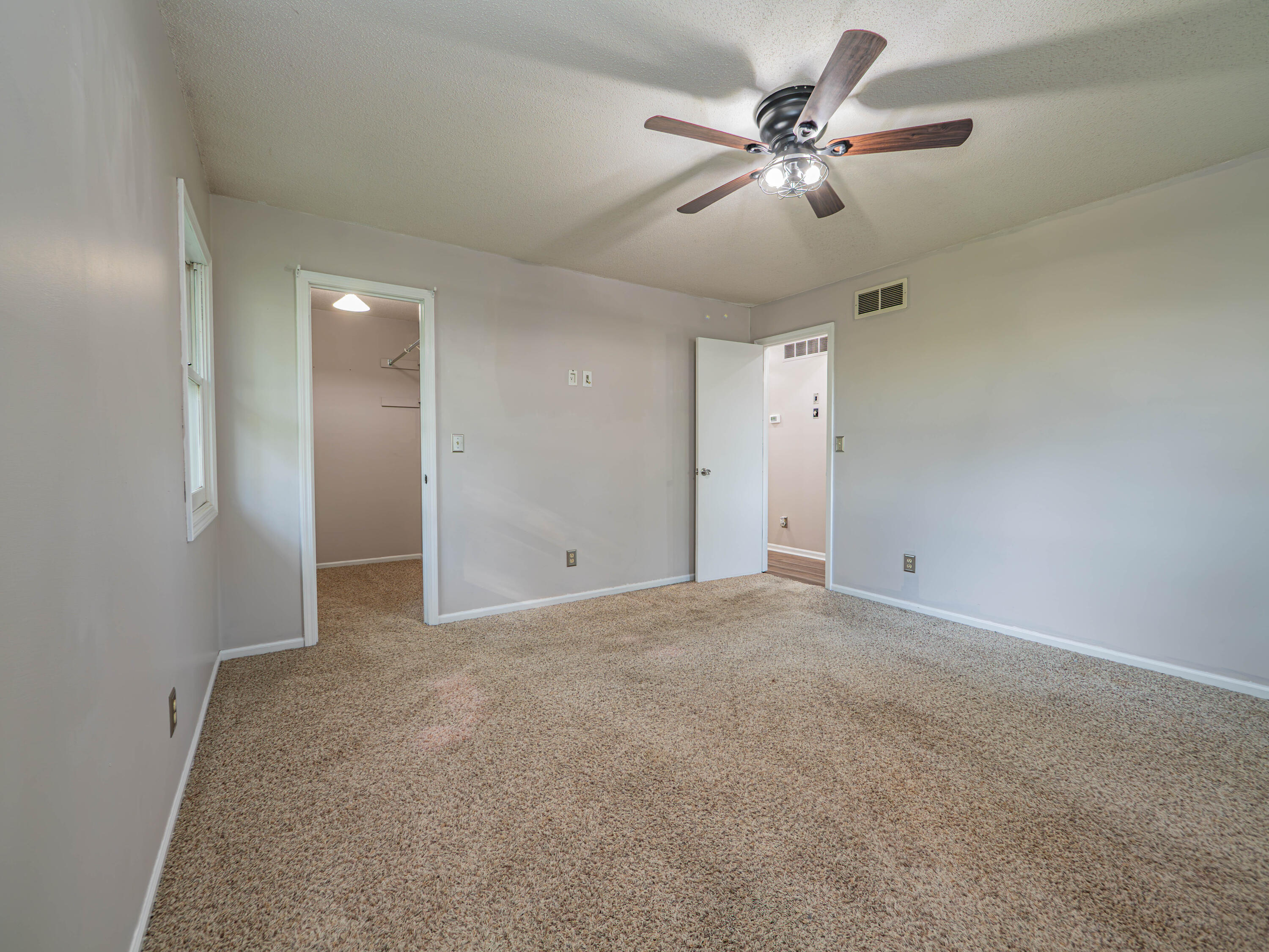 101 Lakeview Dr Property Photo 25