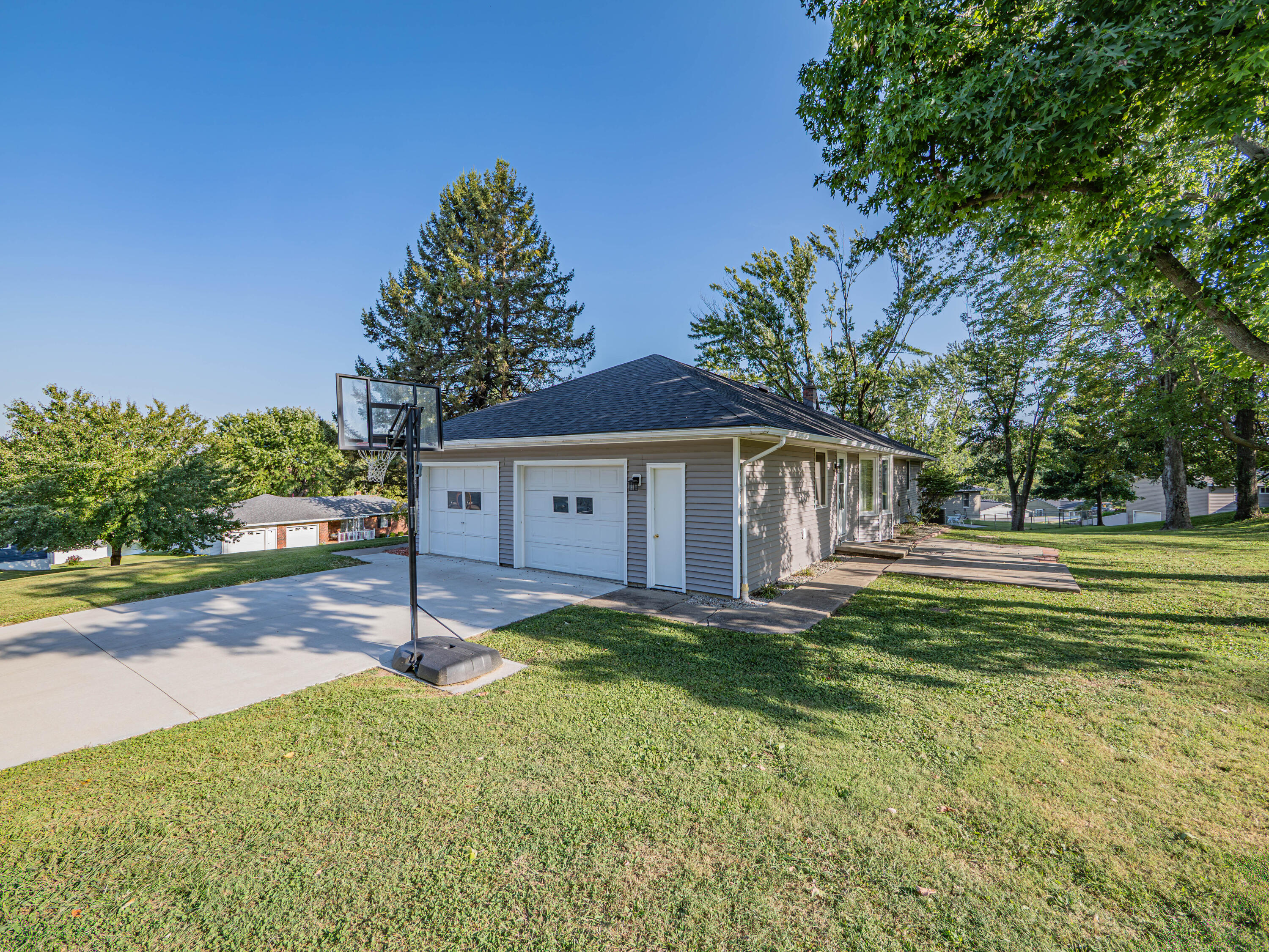 101 Lakeview Dr Property Photo 48