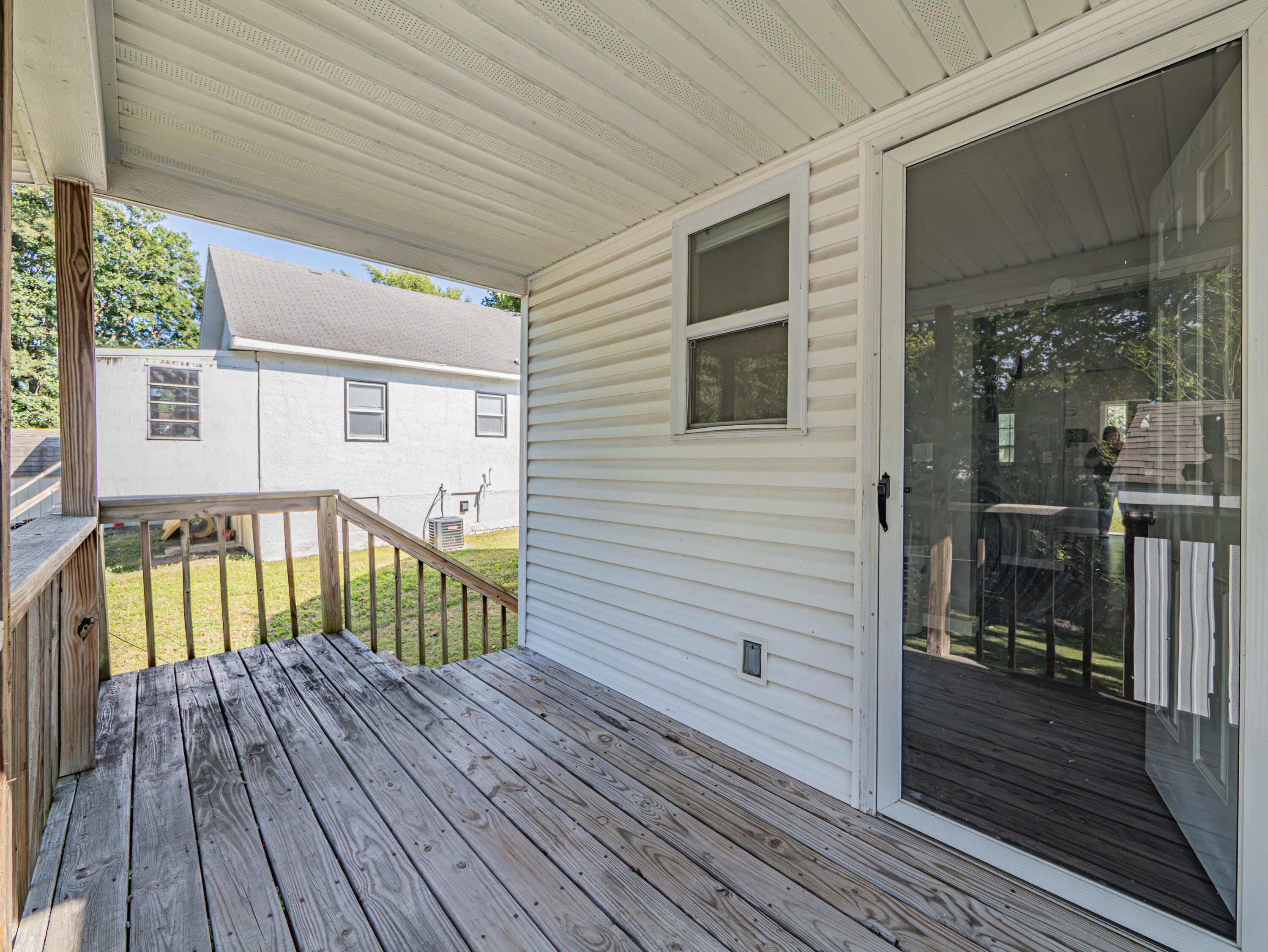 1327 Myra St Property Photo 17