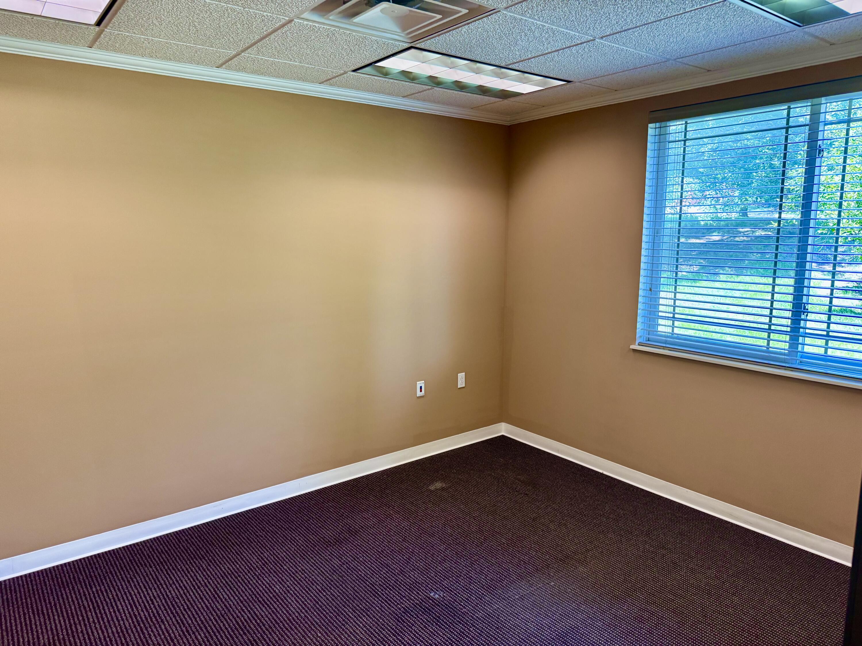 302 Campusview Dr 103 Property Photo 6