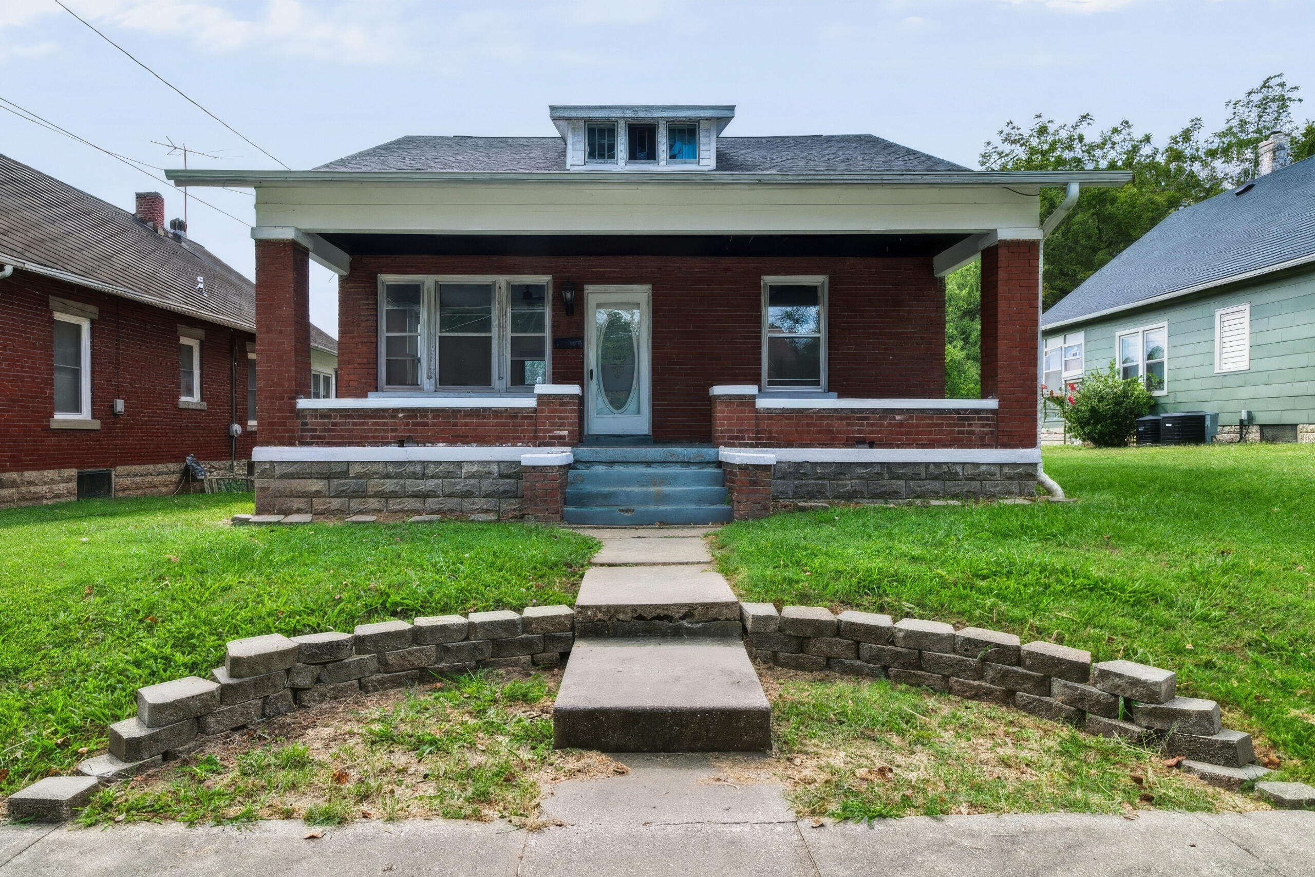 915 Shamrock Ave Property Photo 1