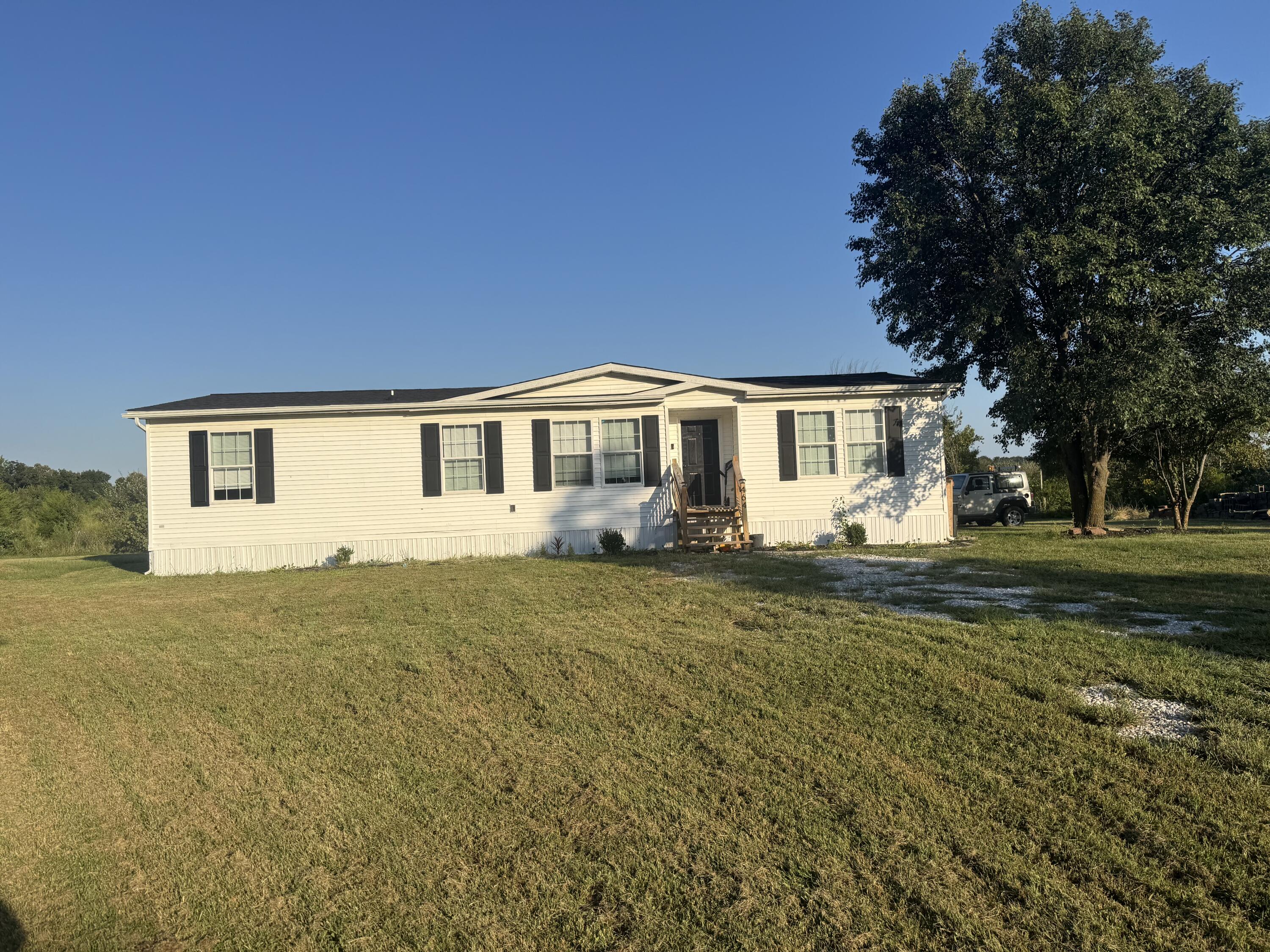 464 State Route Y Property Photo 1
