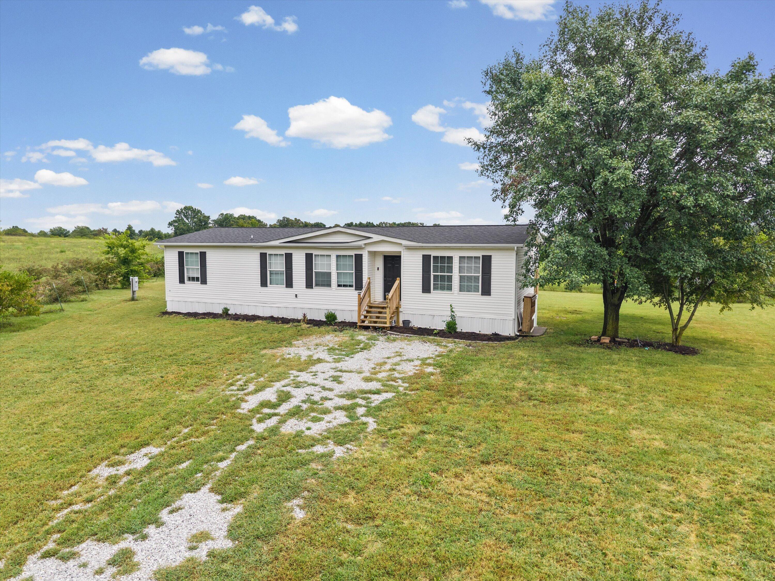 464 State Route Y Property Photo 1