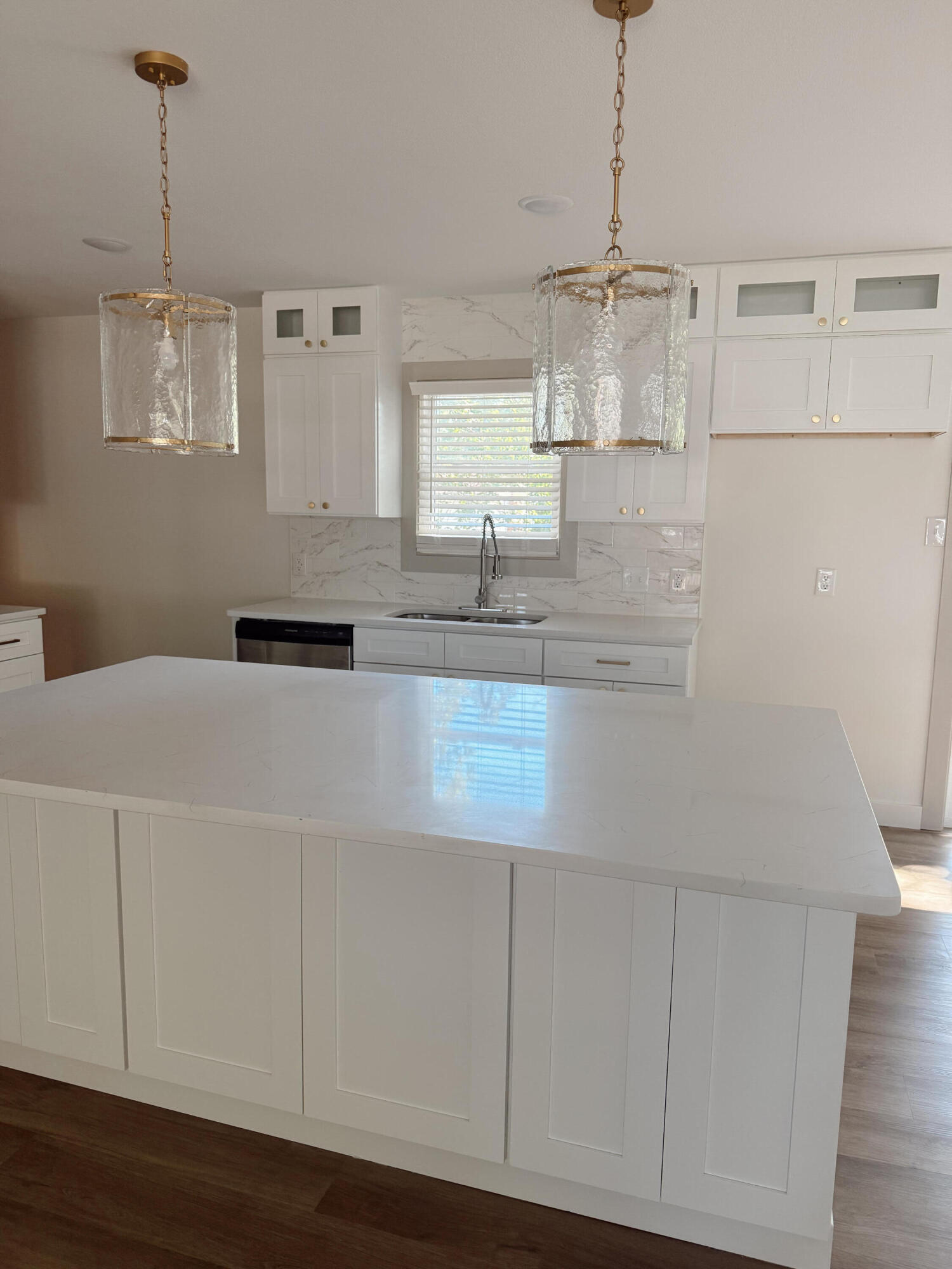 1806 Rose Dr Property Photo 4