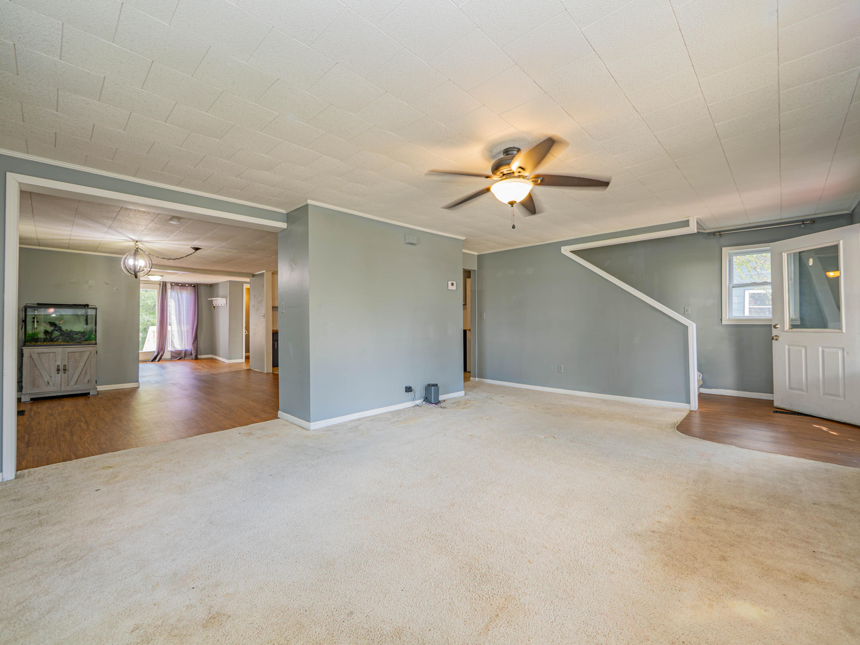 532 W Logan St Property Photo 3