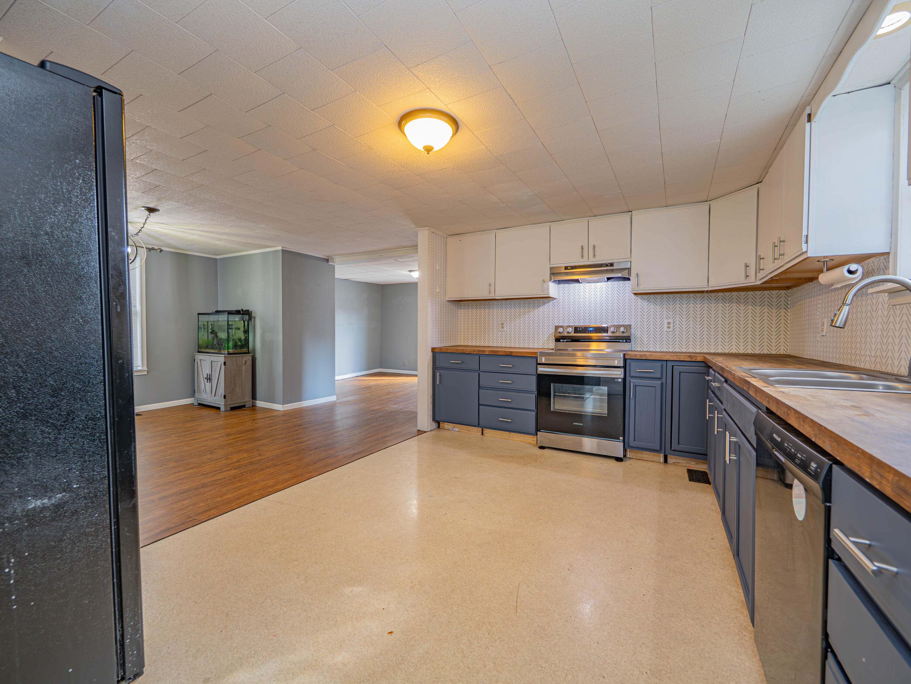 532 W Logan St Property Photo 10