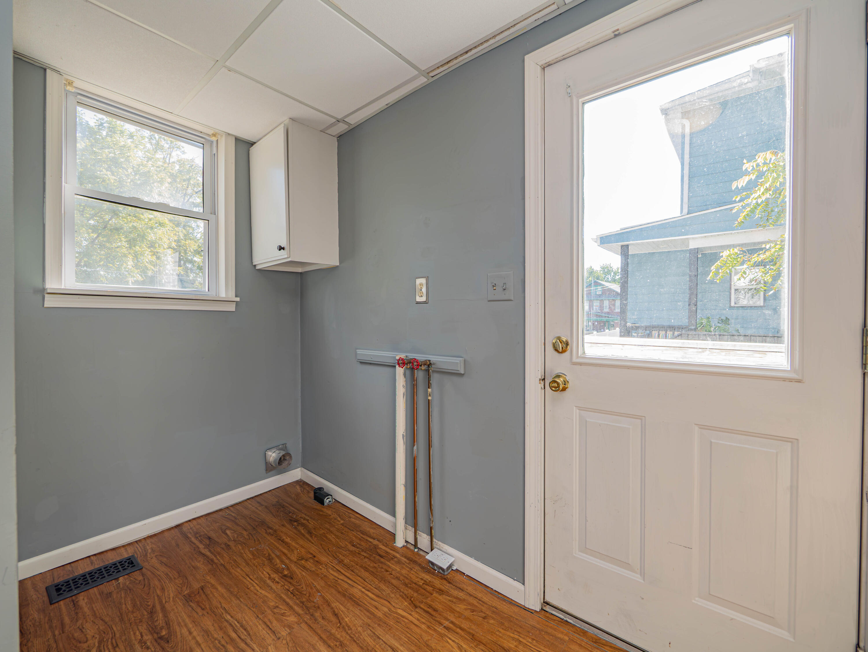 532 W Logan St Property Photo 16