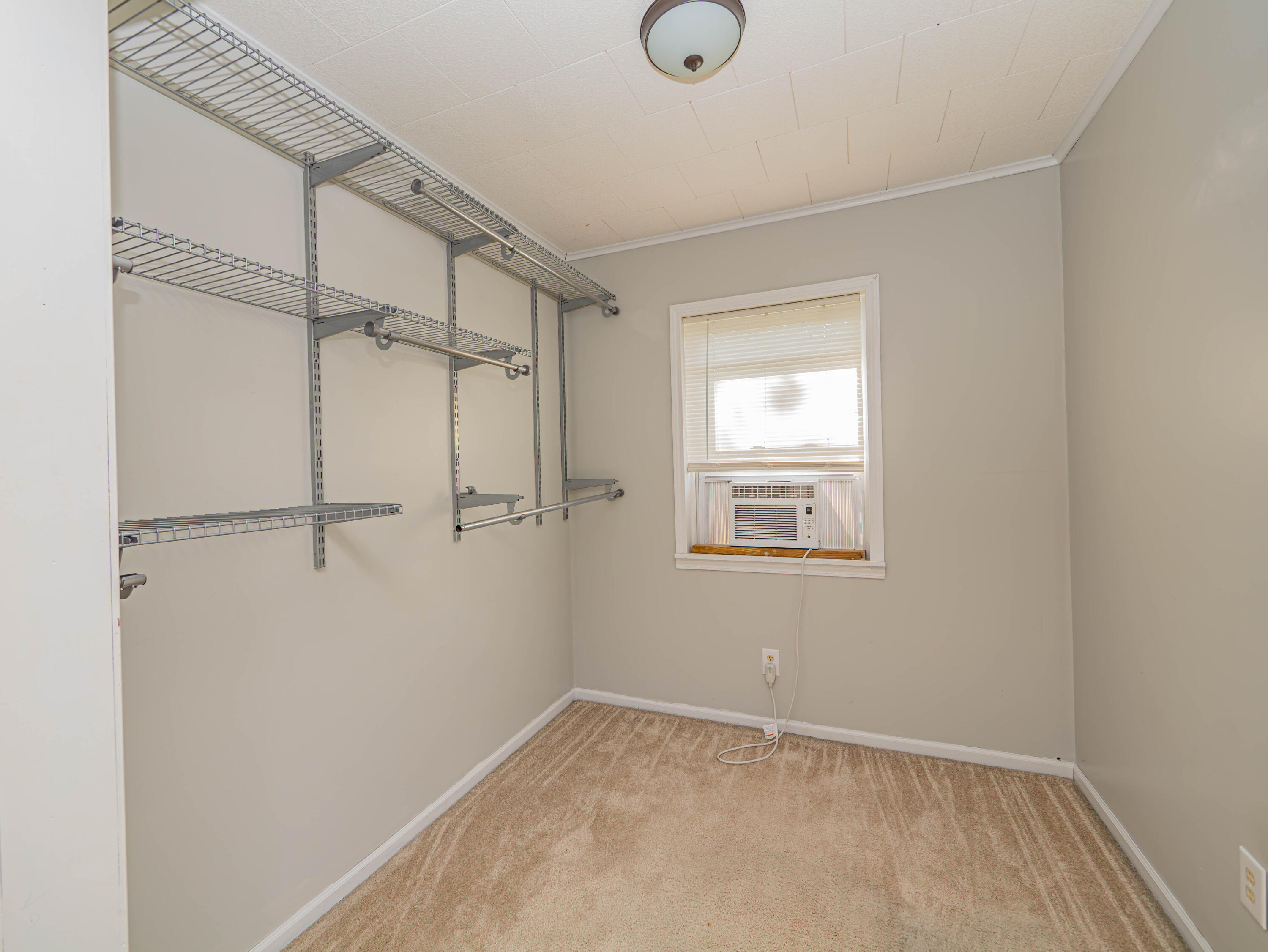 532 W Logan St Property Photo 22
