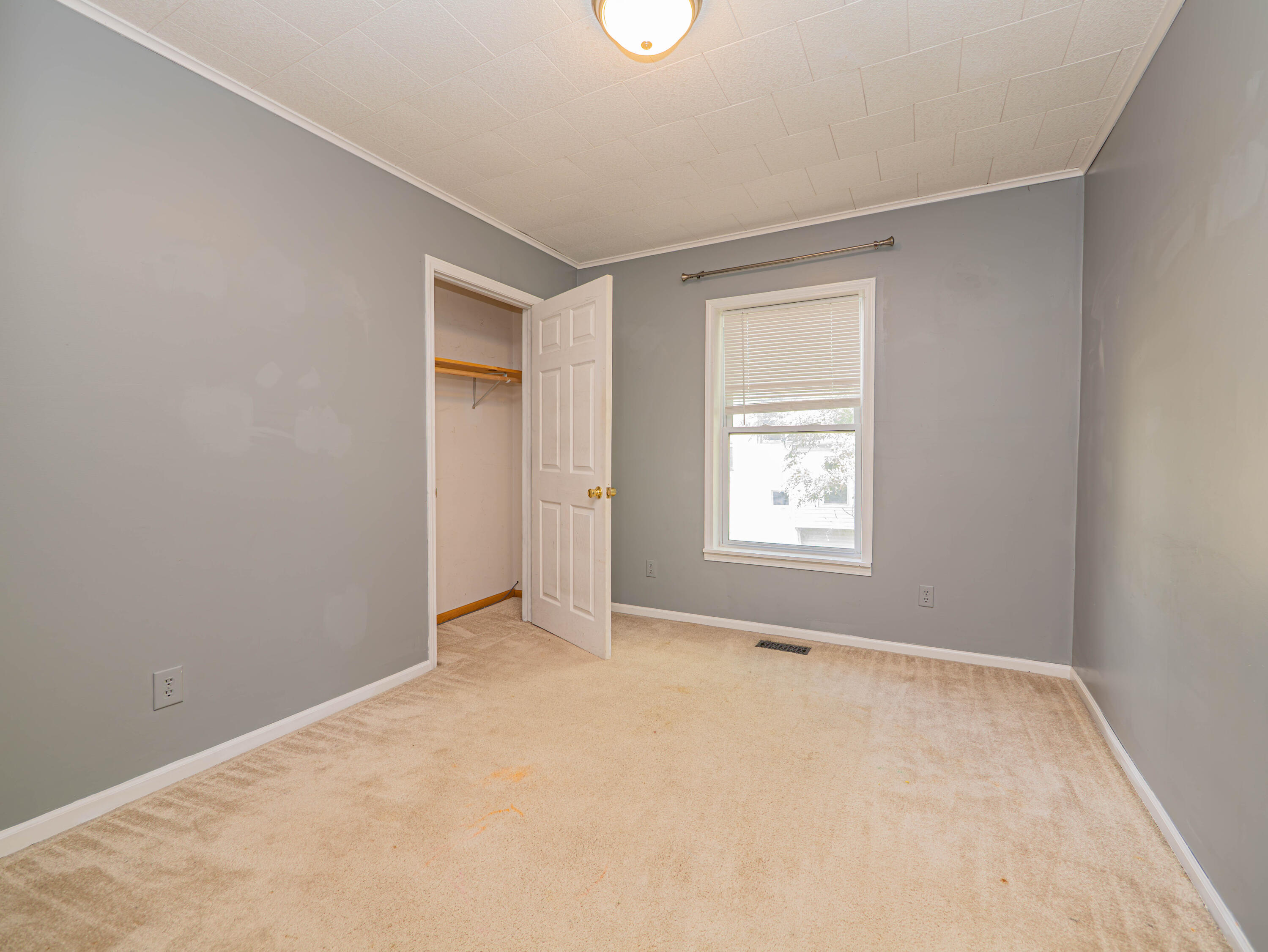 532 W Logan St Property Photo 24