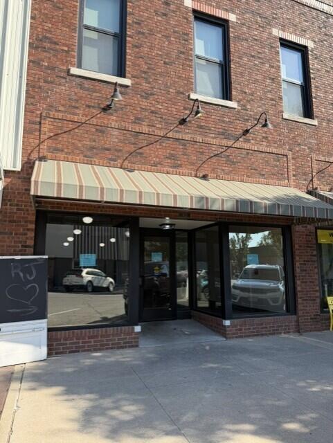 303 W Reed St Property Photo 1